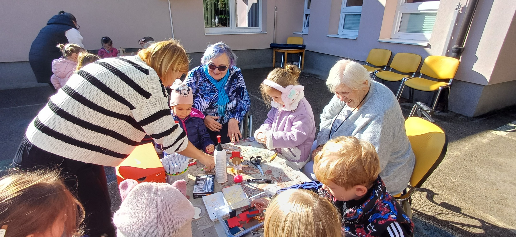 Srečanje polno smeha in ustvarjalnosti