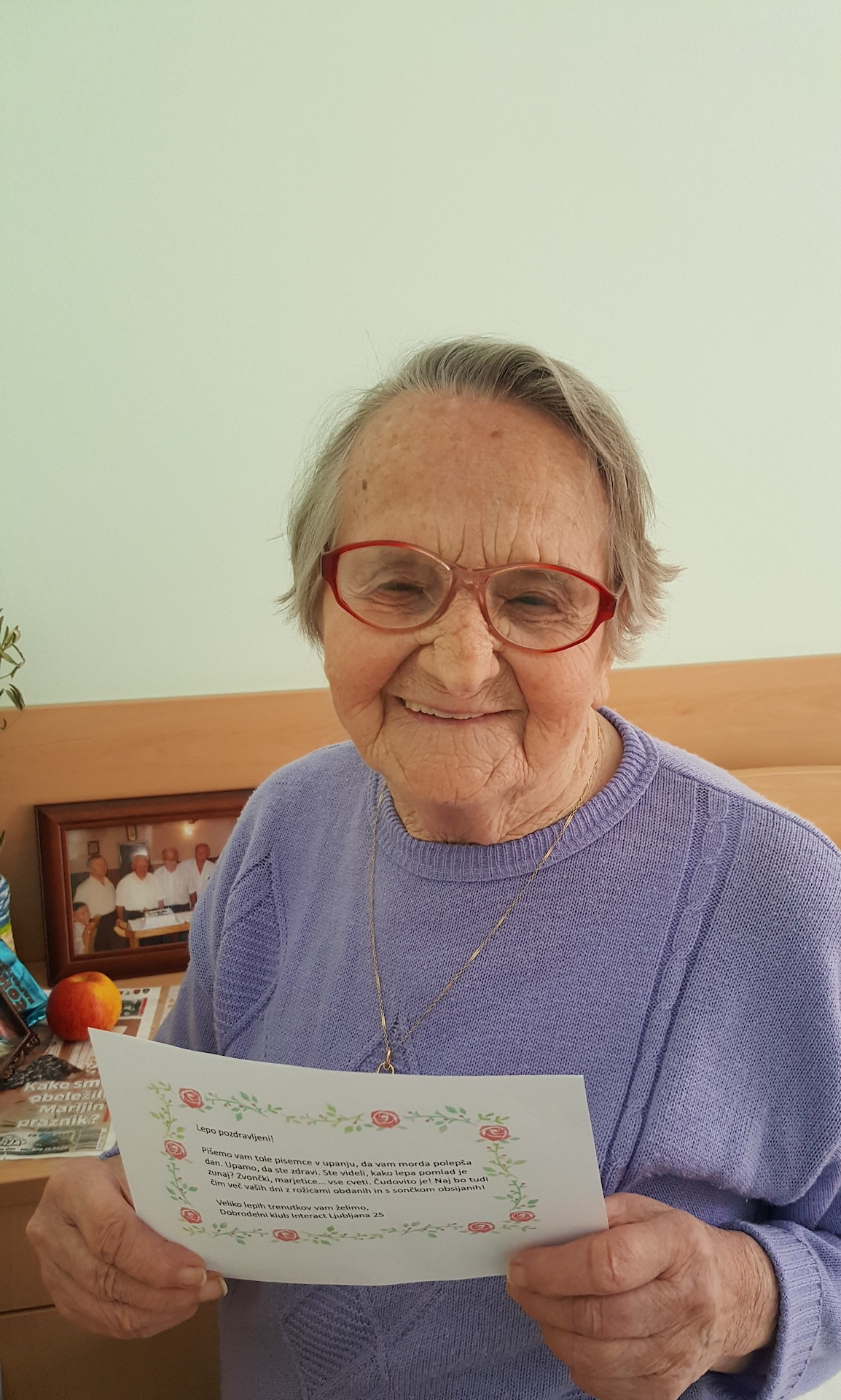 Sto pomladnih žarkov nam je ogrelo srca