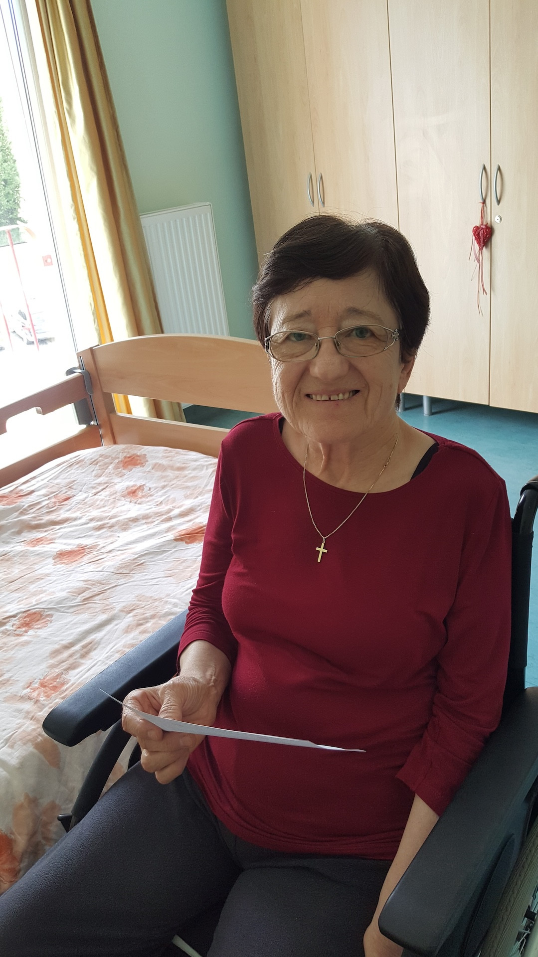 Sto pomladnih žarkov nam je ogrelo srca