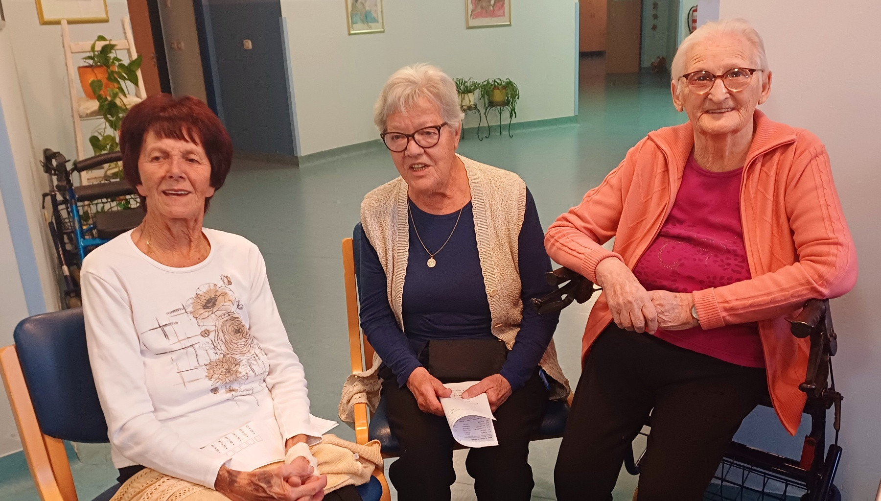 Telovadimo, pojemo in se spominjamo