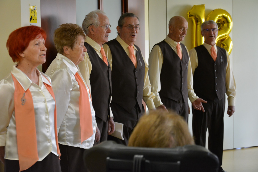 „Travniki so že zeleni…