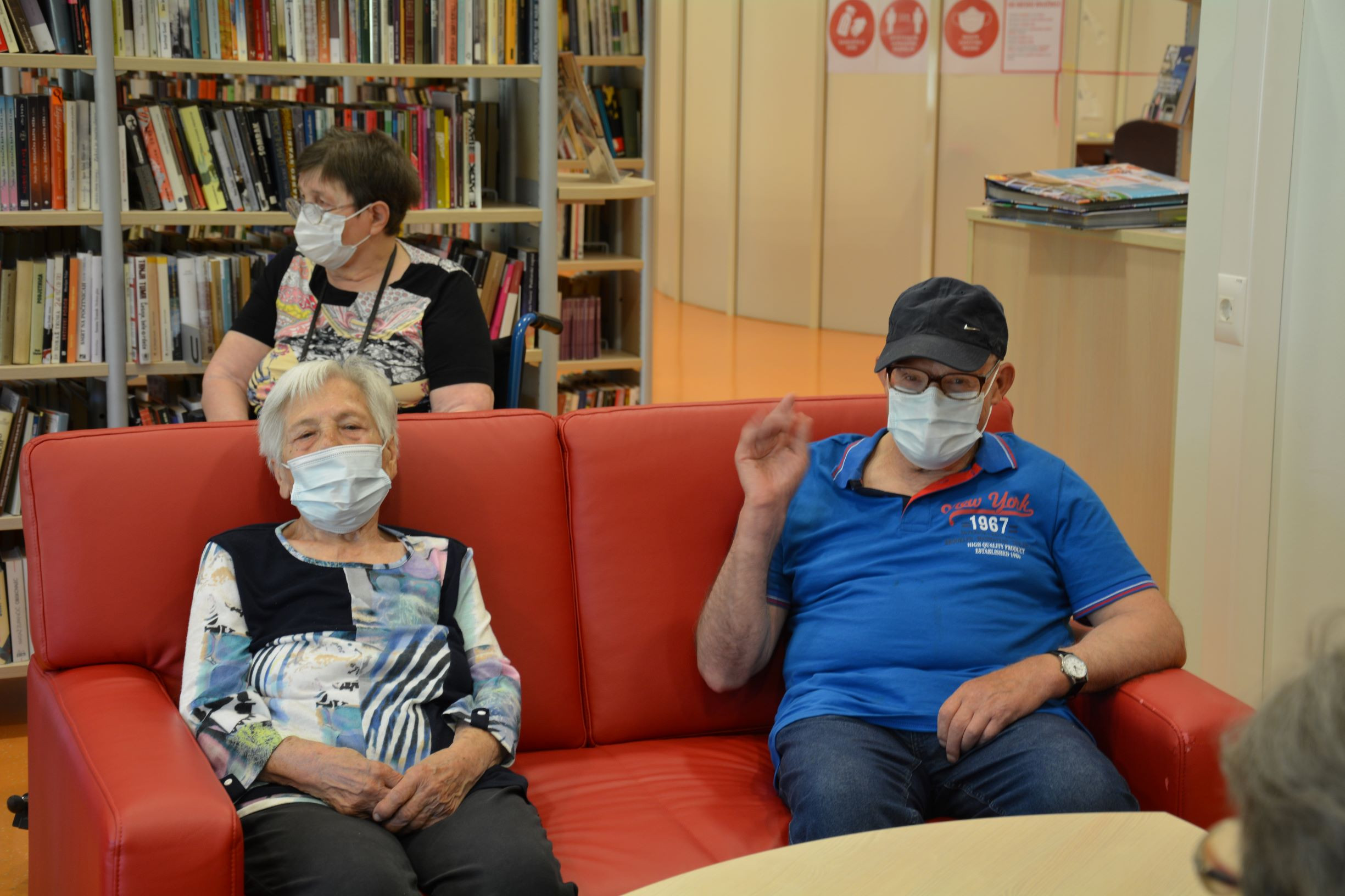 »Ura v knjižnici je prehitro minila«