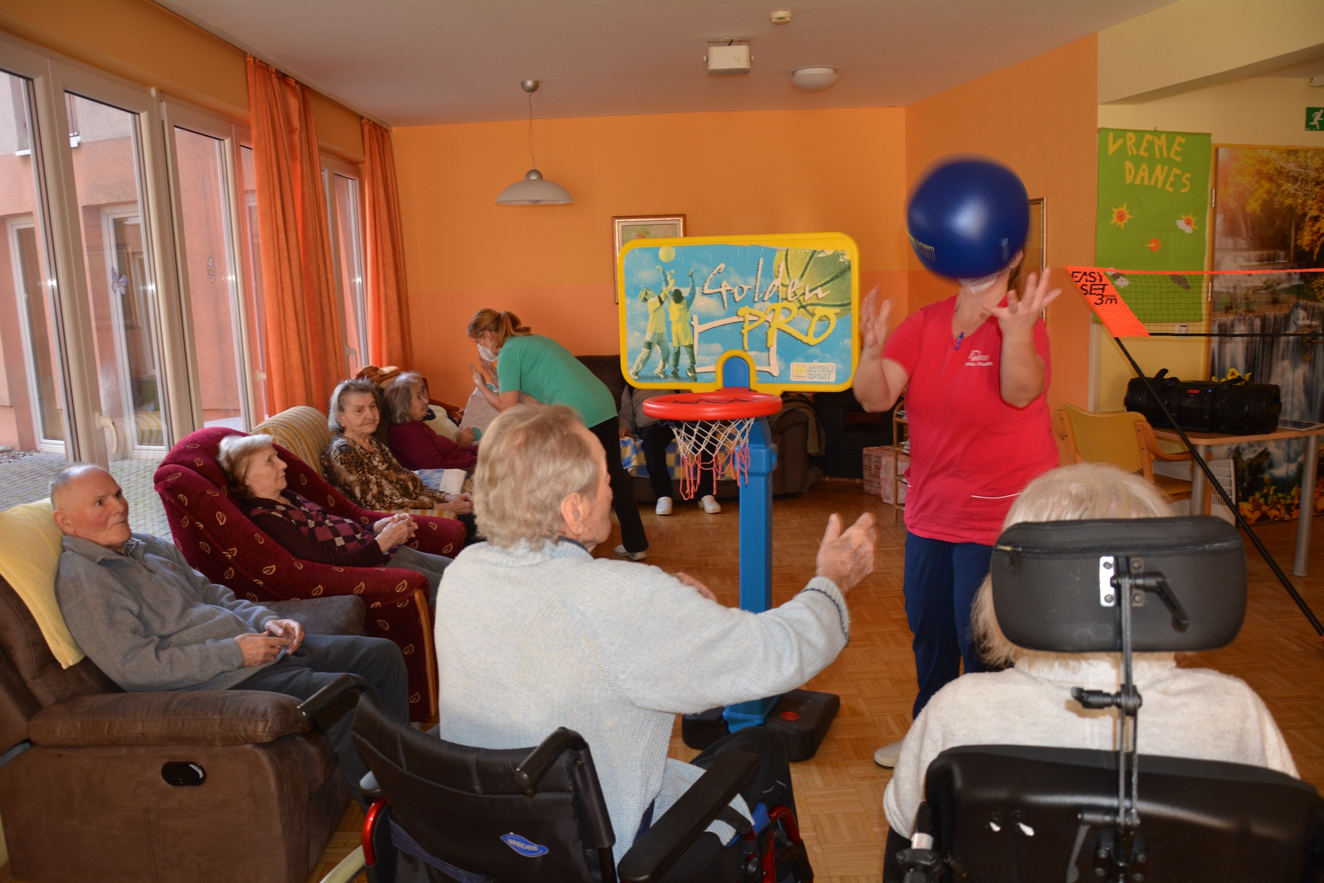 Ustvarjalnost nas povezuje