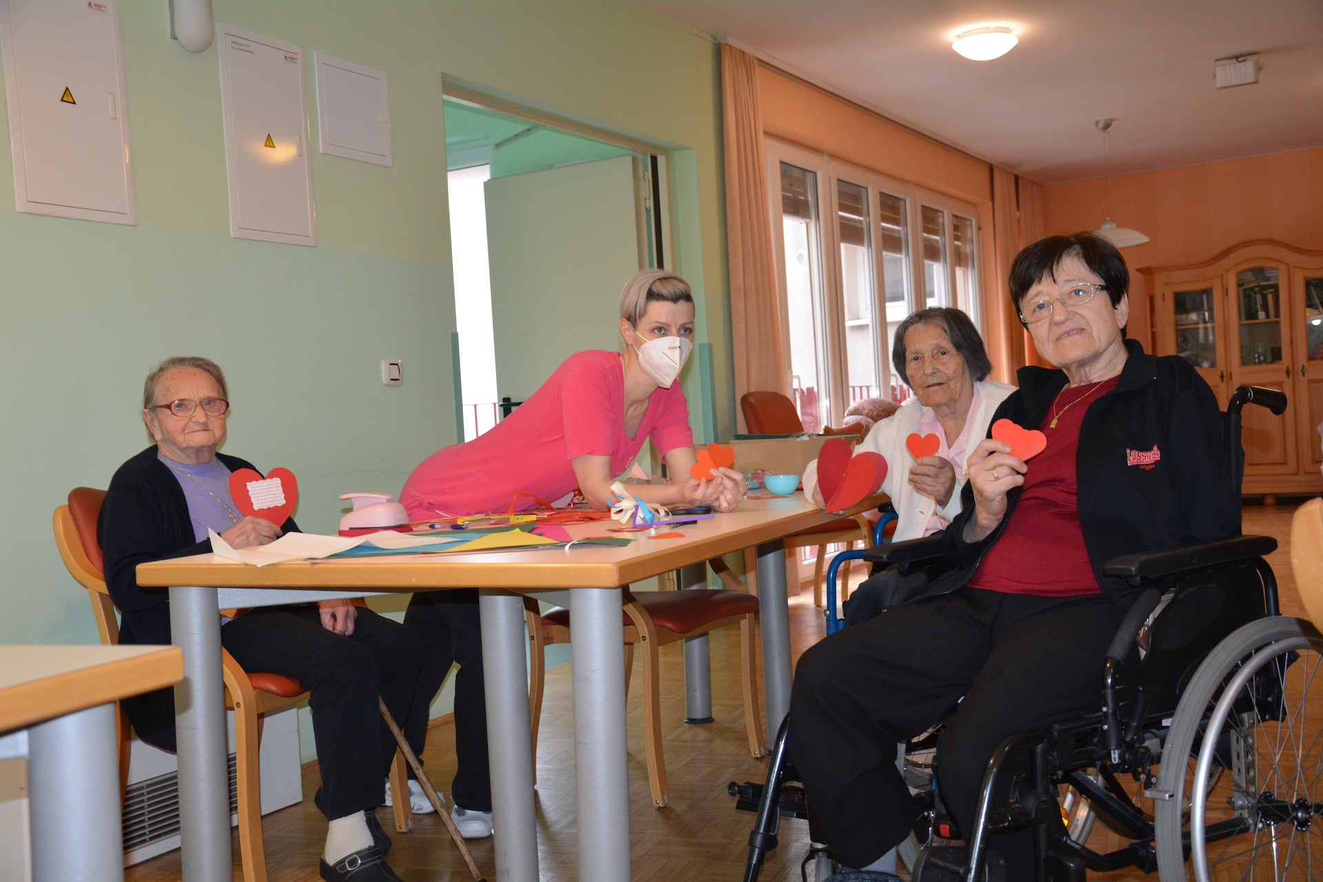 Ustvarjalnost nas povezuje