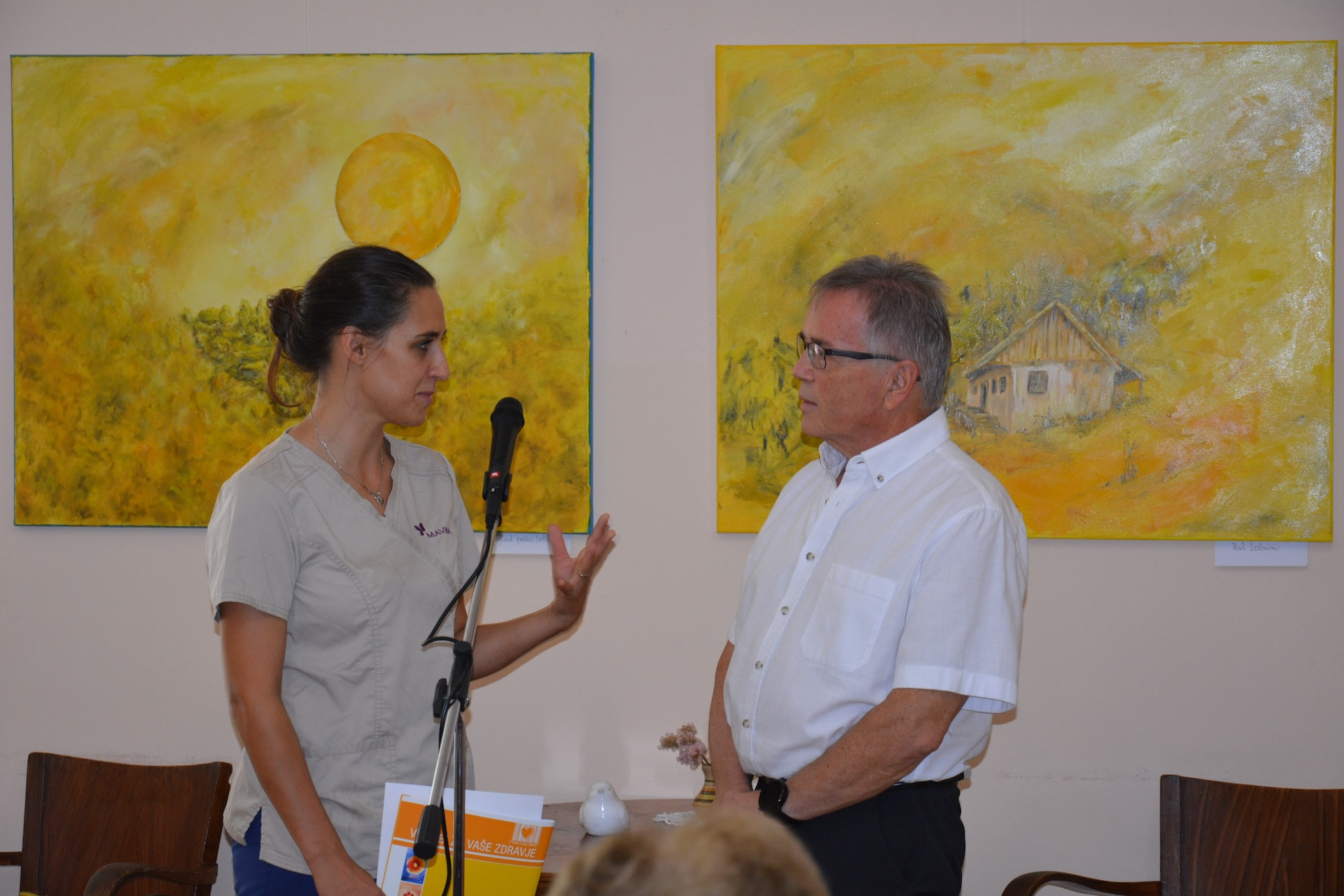 V naši avli so zasijale slike Ernesta Artiča