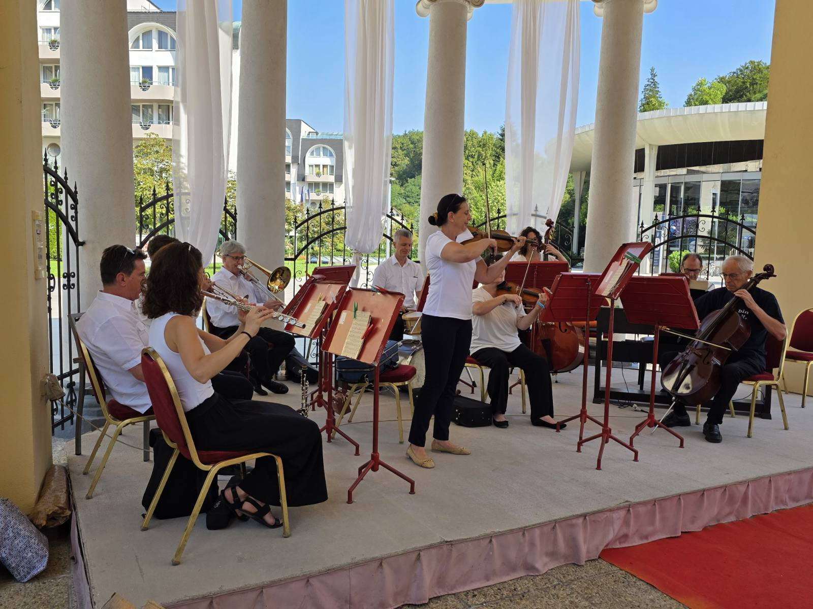 V zdraviliški park na promenadni koncert Musice Camerate