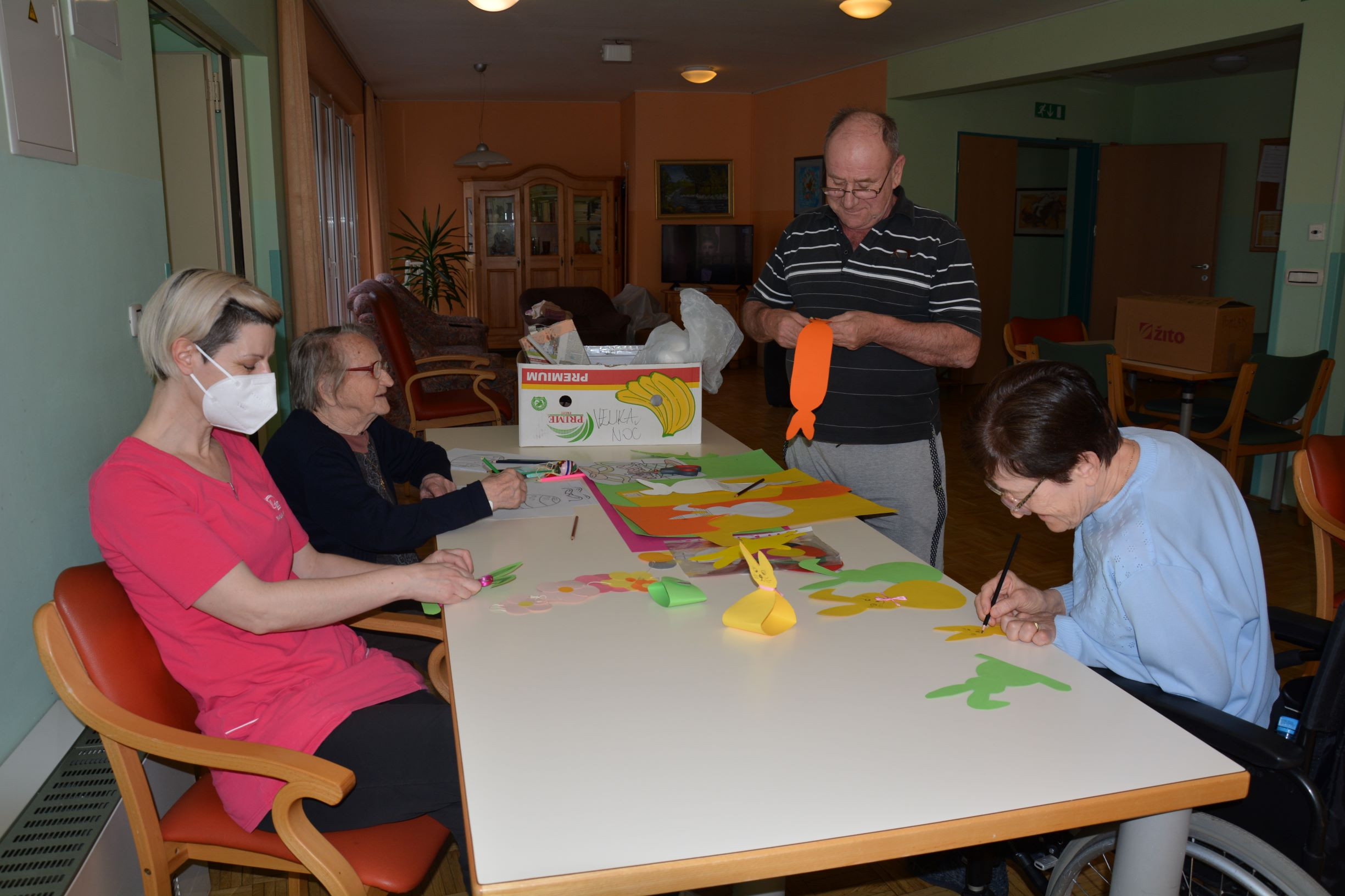 Velikonočne dekoracije in butare