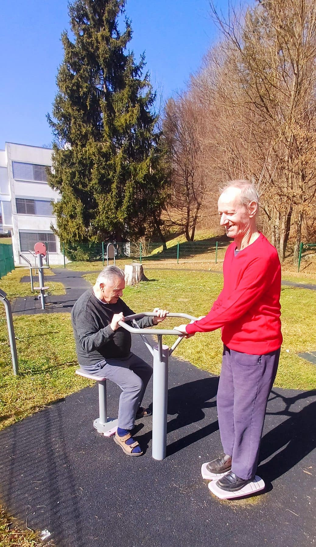 Veseli, nasmejani, MI