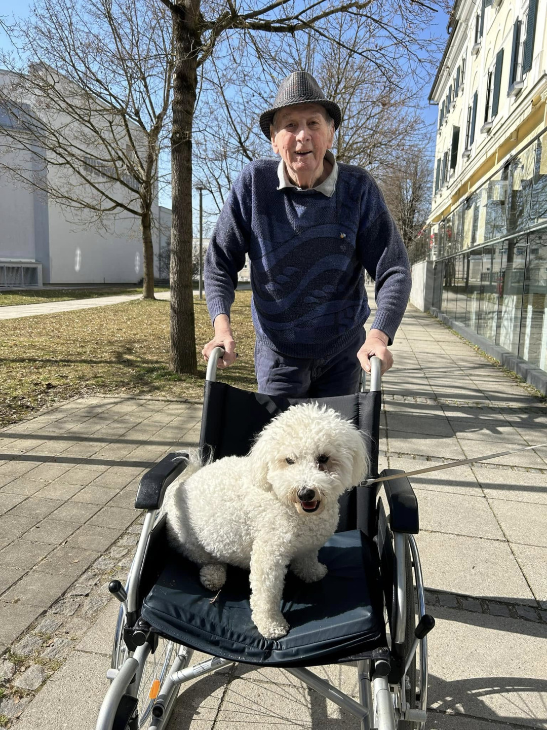 Veseli, nasmejani, MI