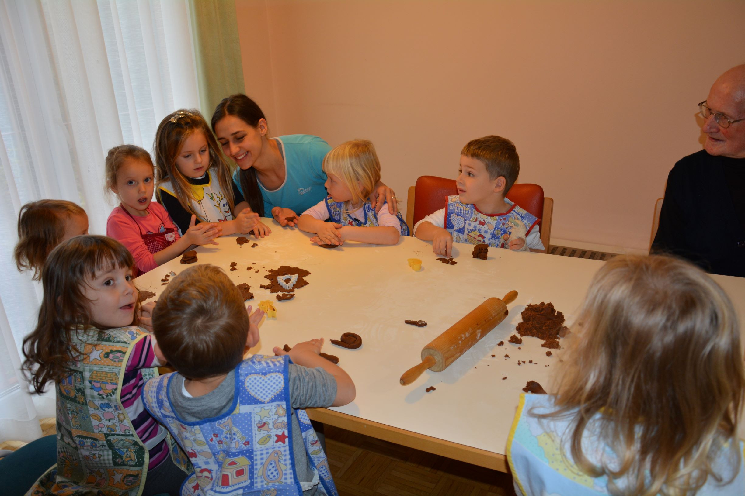 Veselo druženje ob peki keksov