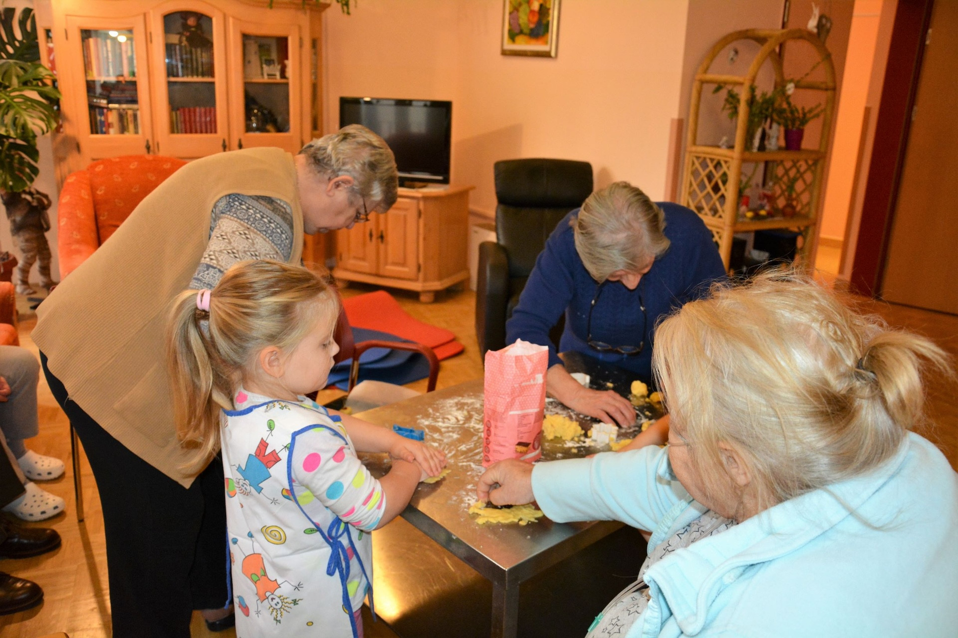 Veselo druženje ob peki keksov