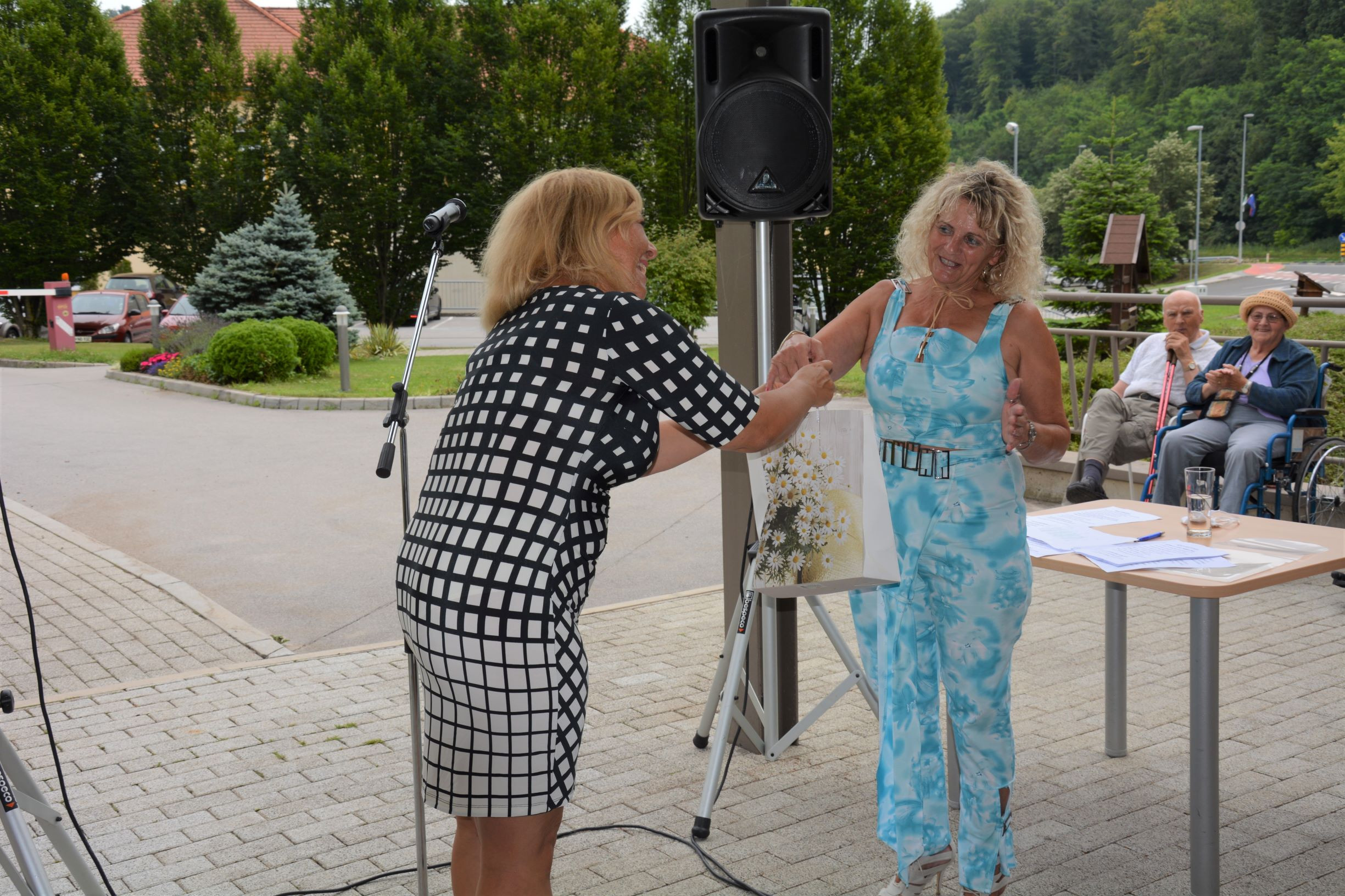 Vsem Anam čestitamo ob njihovem prazniku