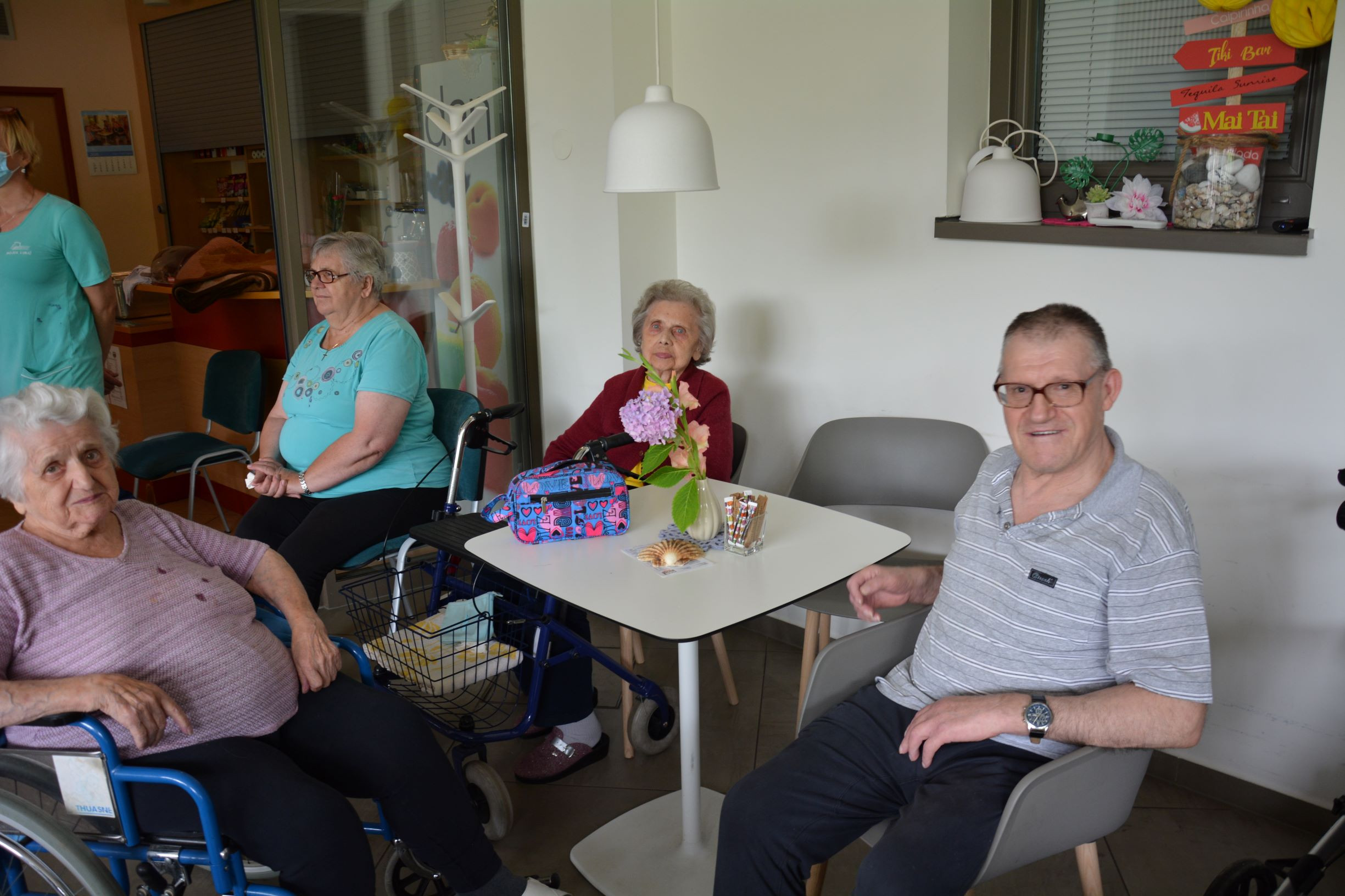 Vsem Anam čestitamo ob njihovem prazniku