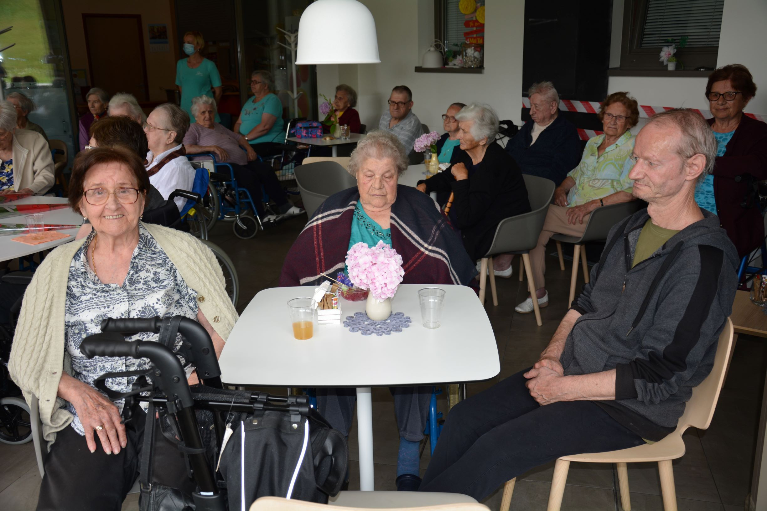 Vsem Anam čestitamo ob njihovem prazniku