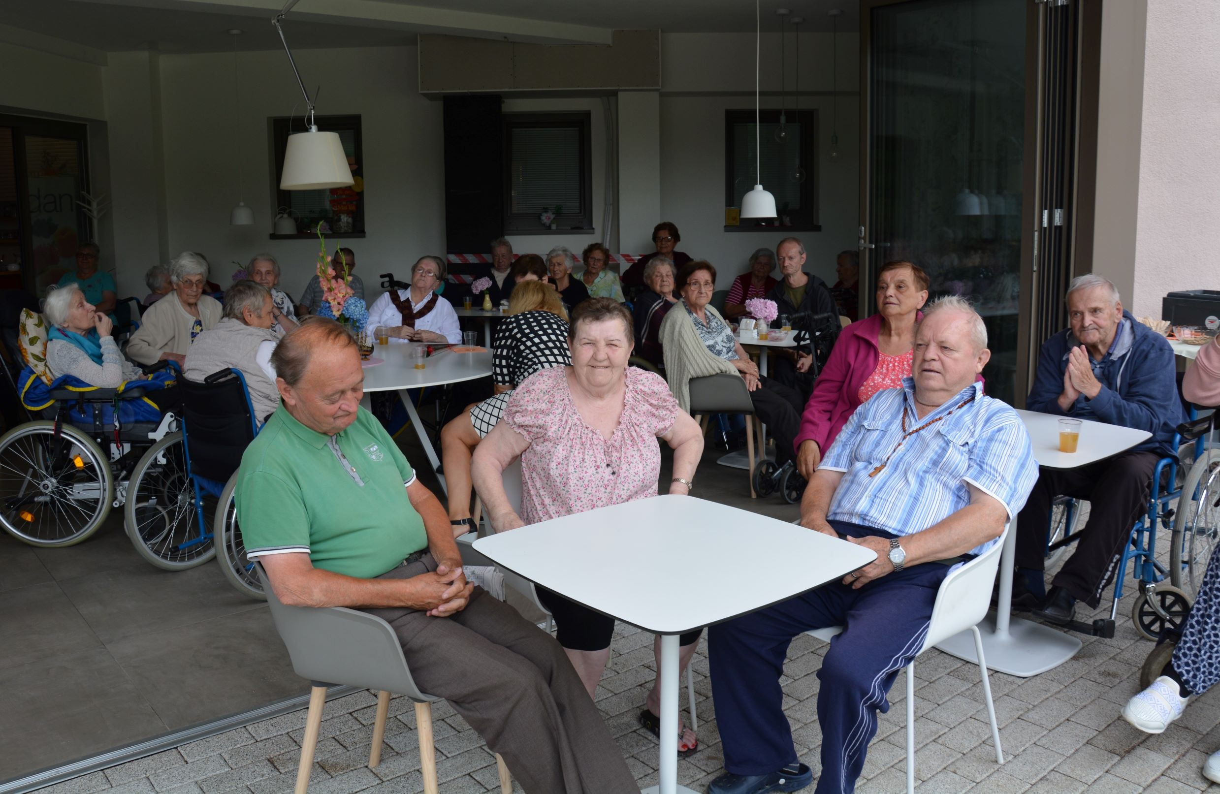 Vsem Anam čestitamo ob njihovem prazniku