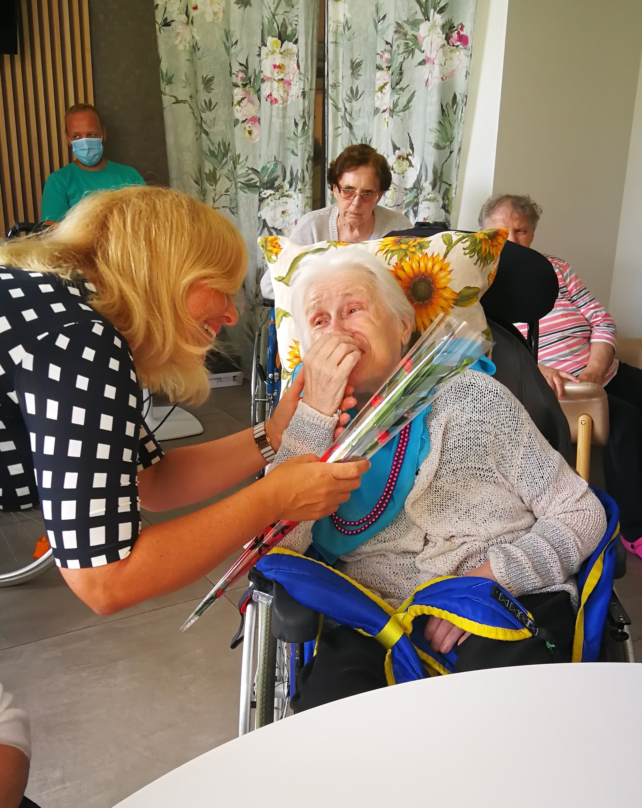 Vsem Anam čestitamo ob njihovem prazniku