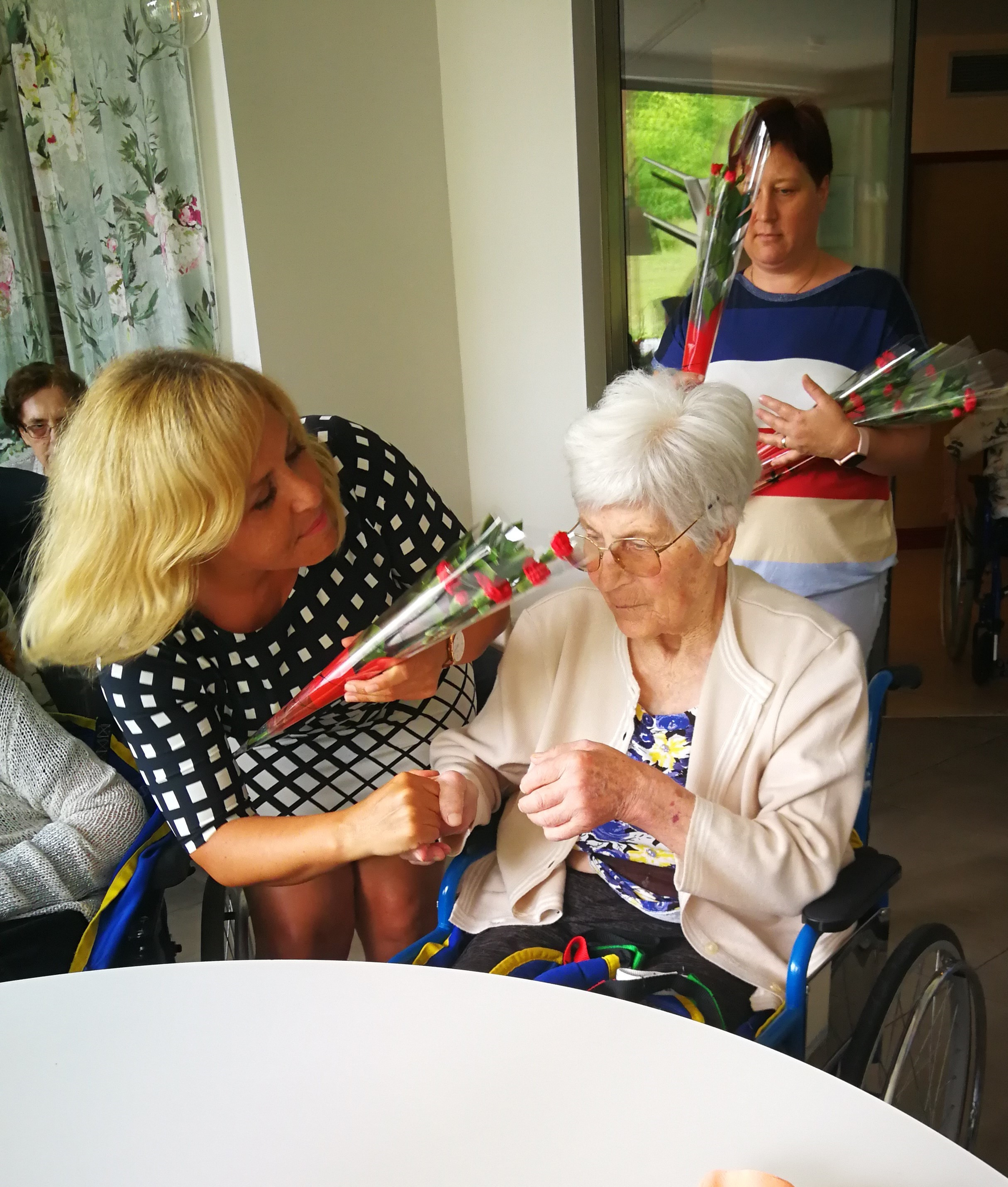 Vsem Anam čestitamo ob njihovem prazniku