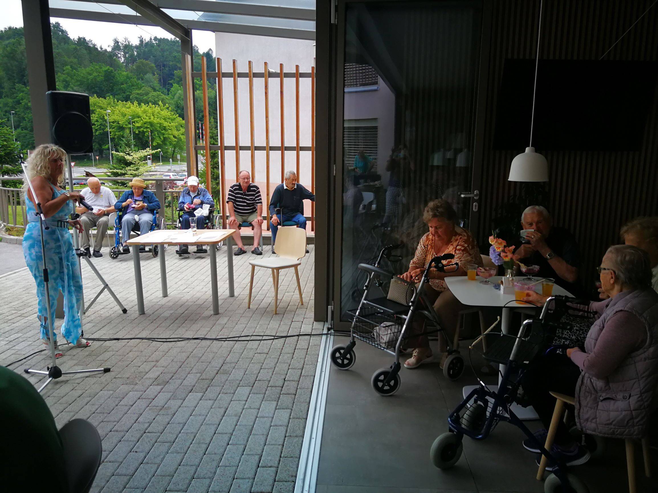 Vsem Anam čestitamo ob njihovem prazniku