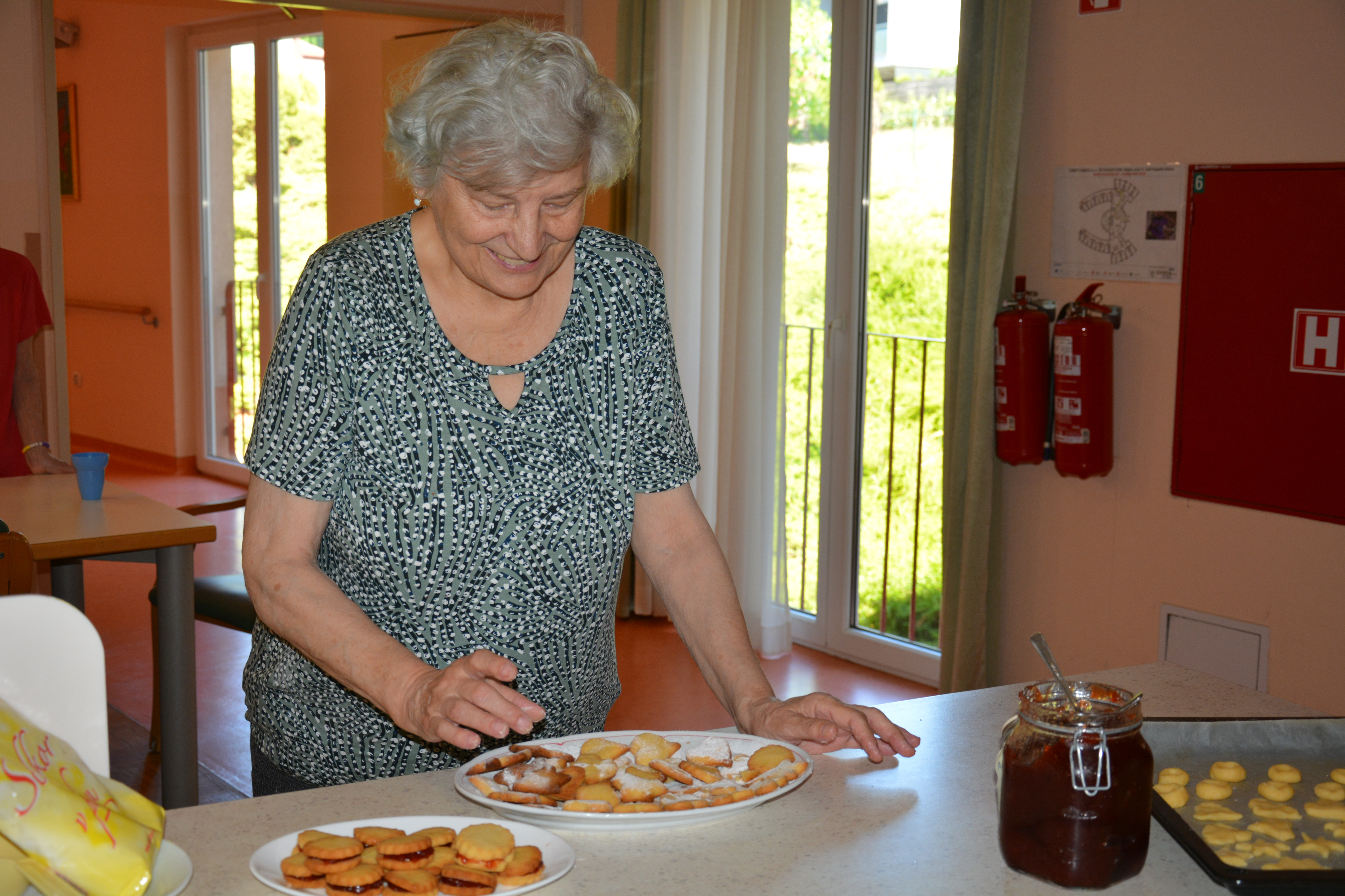 Zajtrk na terasi v skupini Spominčice