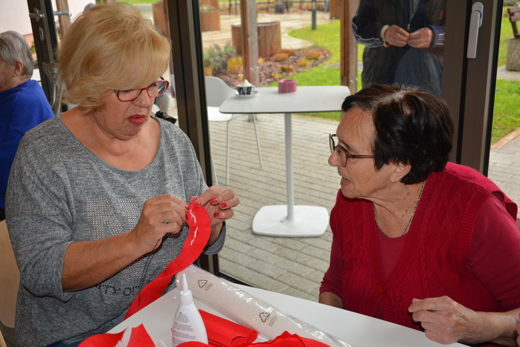 Ženski pevski zbor Rog. Slatina in ustvarjanje s društvom Vedno cvet