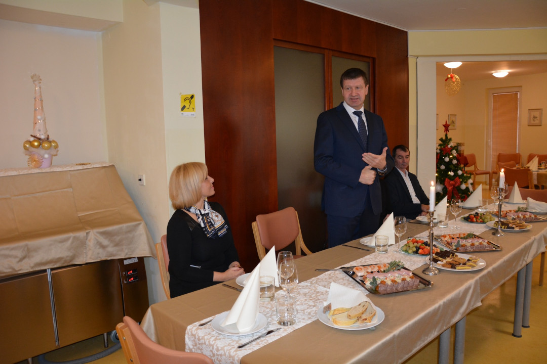 Župani občin obiskali in obdarili stanovalce Pegazovega doma