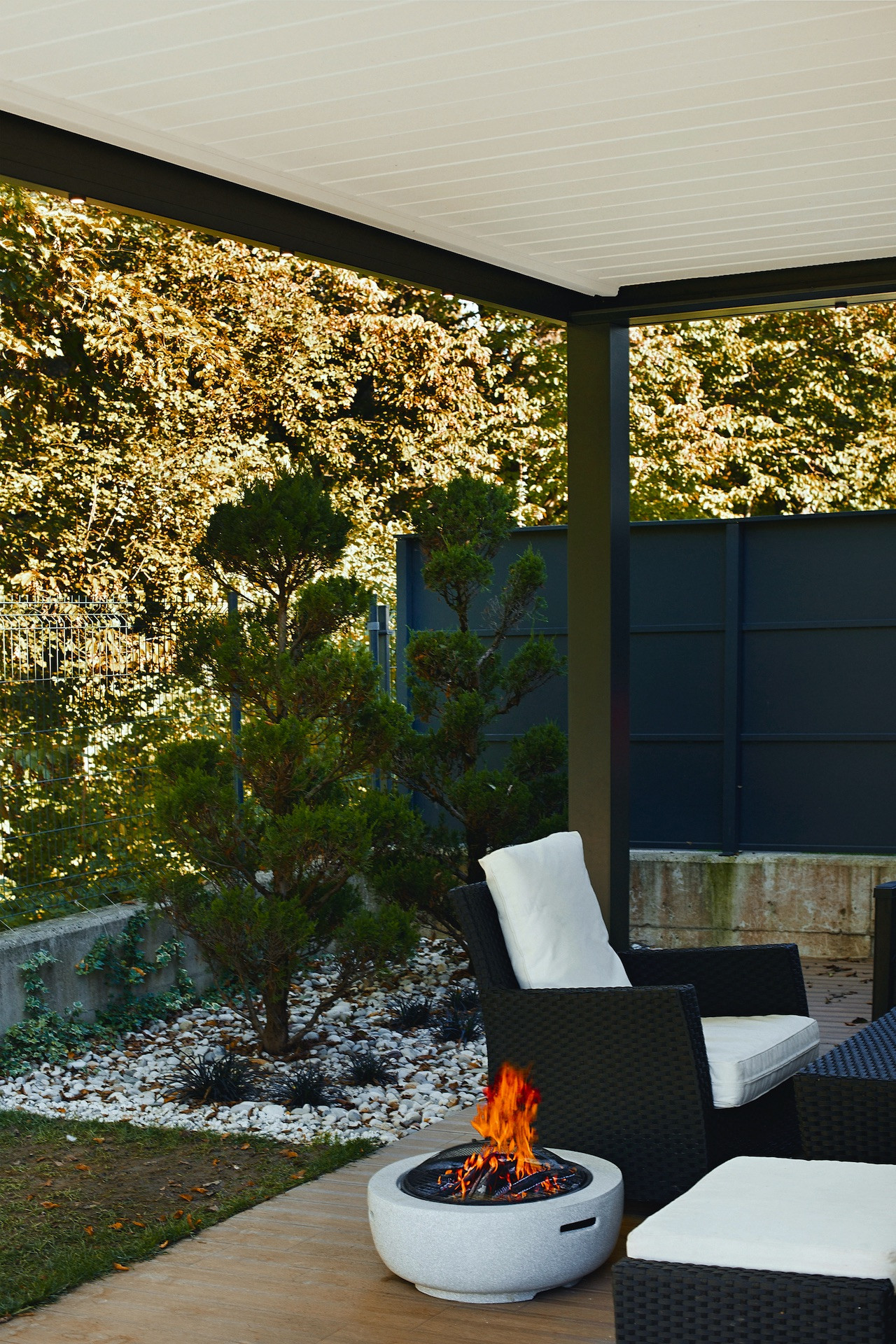 Project AP Ljubljana - Bioclimatic pergola Misteral - Terrace, brisole, zip roller blinds