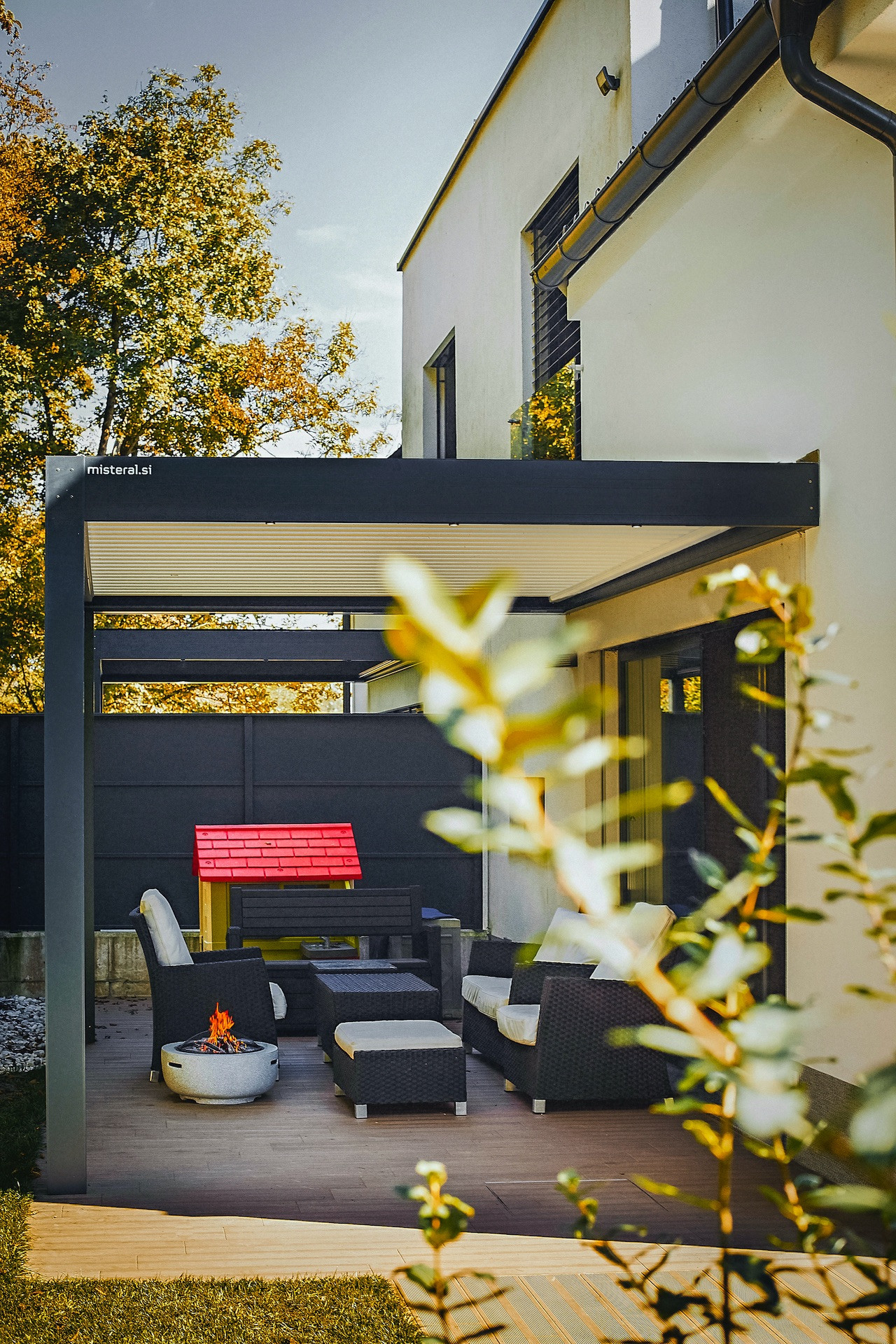 Project AP Ljubljana - Bioclimatic pergola Misteral - Terrace, brisole, zip roller blinds