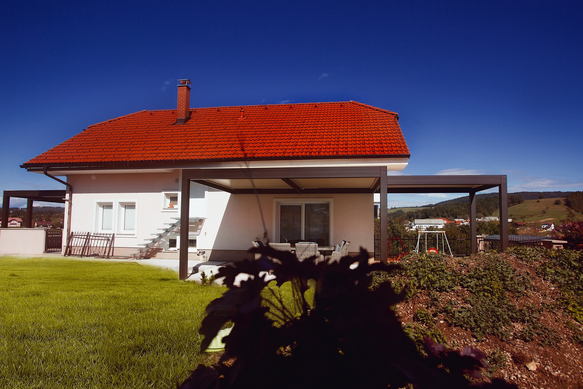 Project GJ Ljubljana - Bioclimatic pergola Misteral - Terrace, brisole, zip roller blinds
