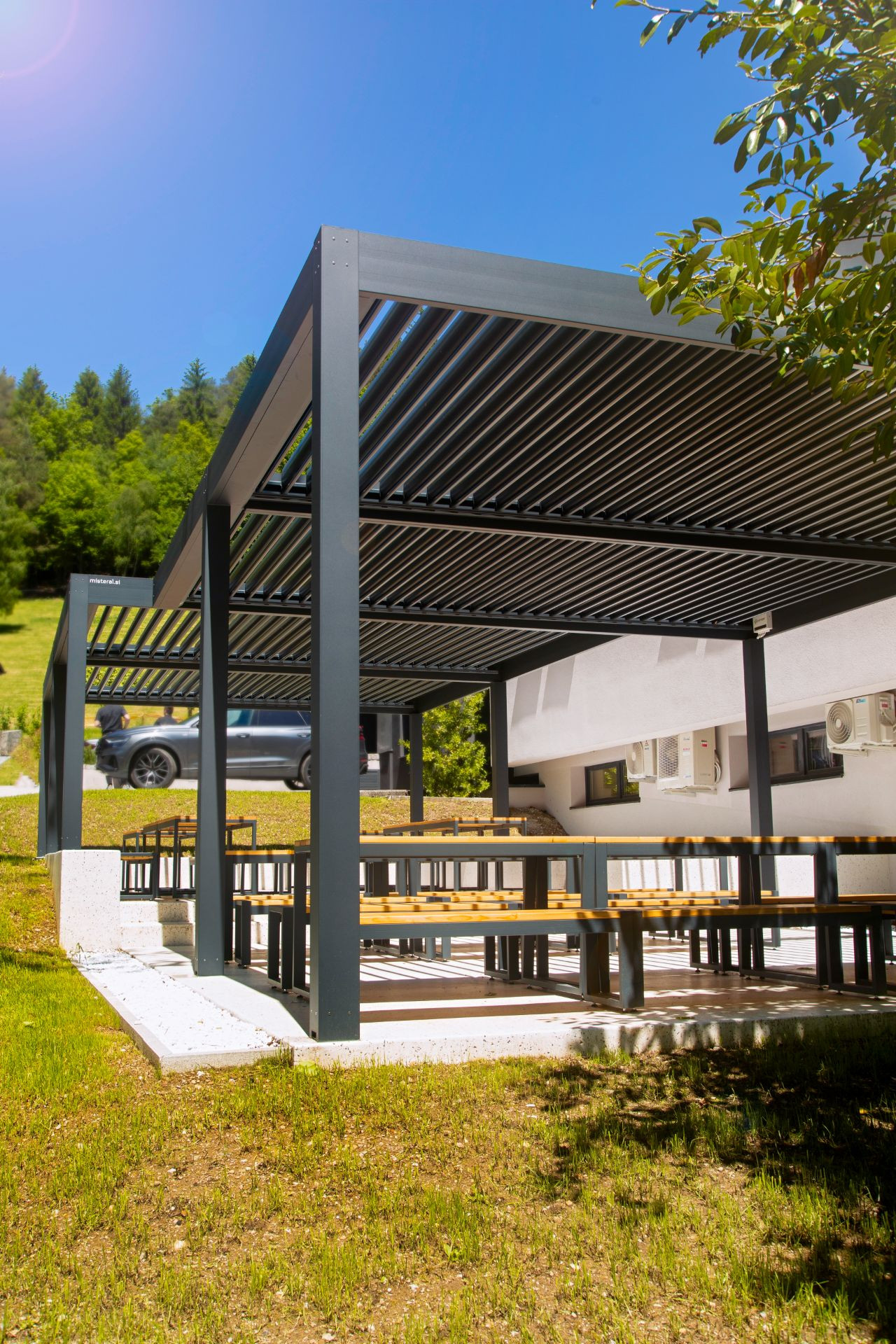 Project Dewesoft Slovenia - Trbovlje - Bioclimatic pergola Misteral - Terrace, brisole, zip roller blinds