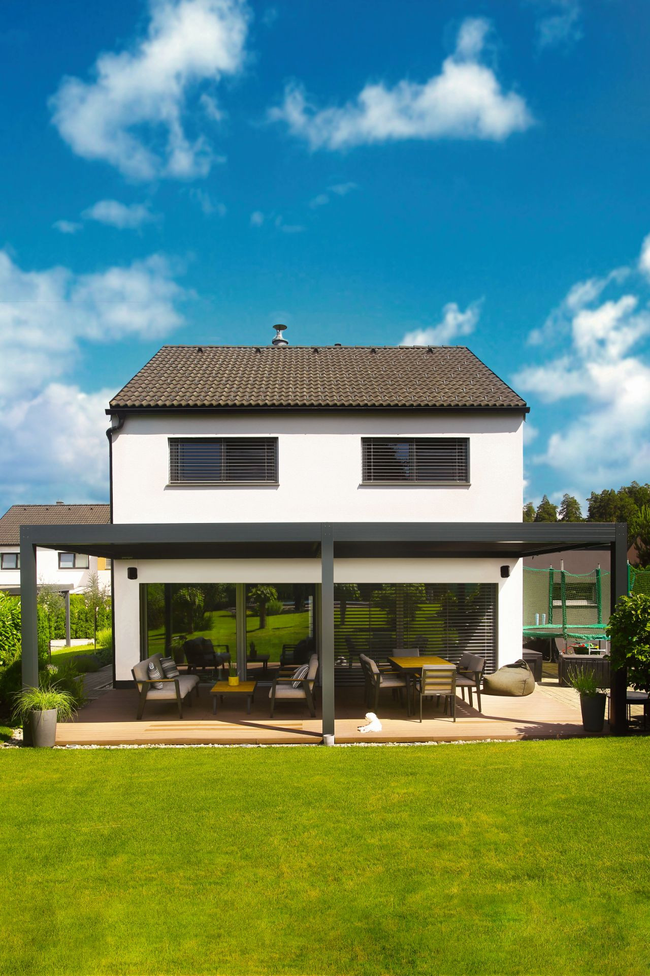 Project LS - Vojnikr - Bioclimatic pergola Misteral - Terrace, brisole, zip roller blinds