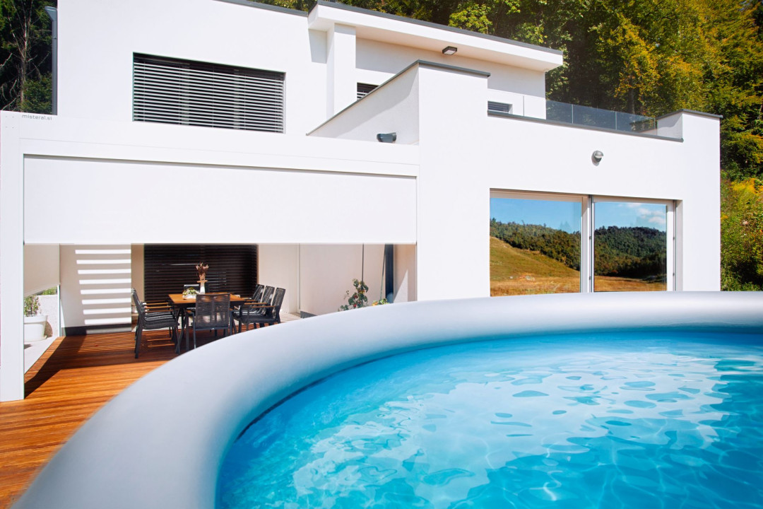 Project UR - Ljubljan - Bioclimatic pergola Misteral - Terrace, brisole, zip roller blinds