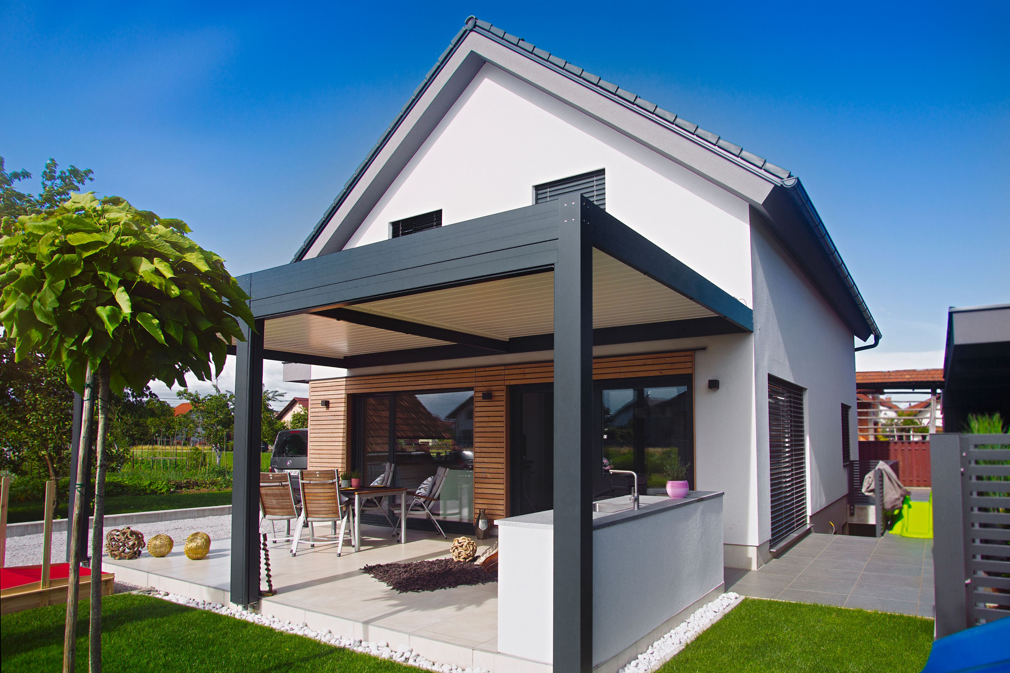 Project PG Ljubljana - Bioclimatic pergola Misteral - Terrace, brisole, zip roller blinds