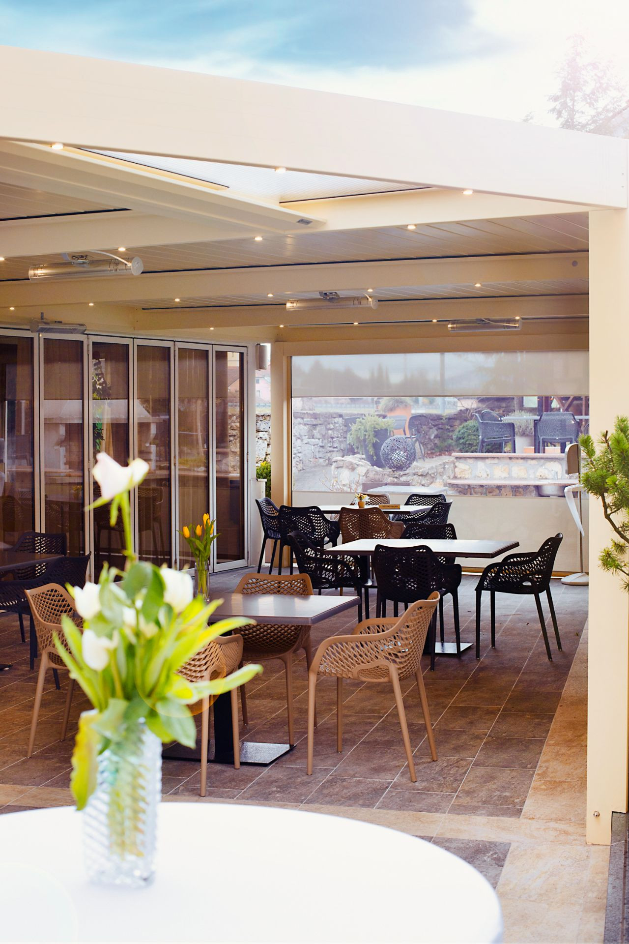 roject restavracija Apolon Krško- Bioclimatic pergola Misteral - Terrace, brisole, zip roller blinds