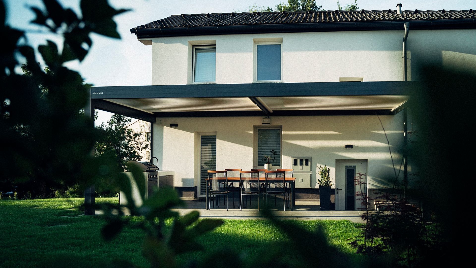 Projekt MK Novo mesto - Bioklimatska pergola Misteral - Terasa, Brisole, zip rolo