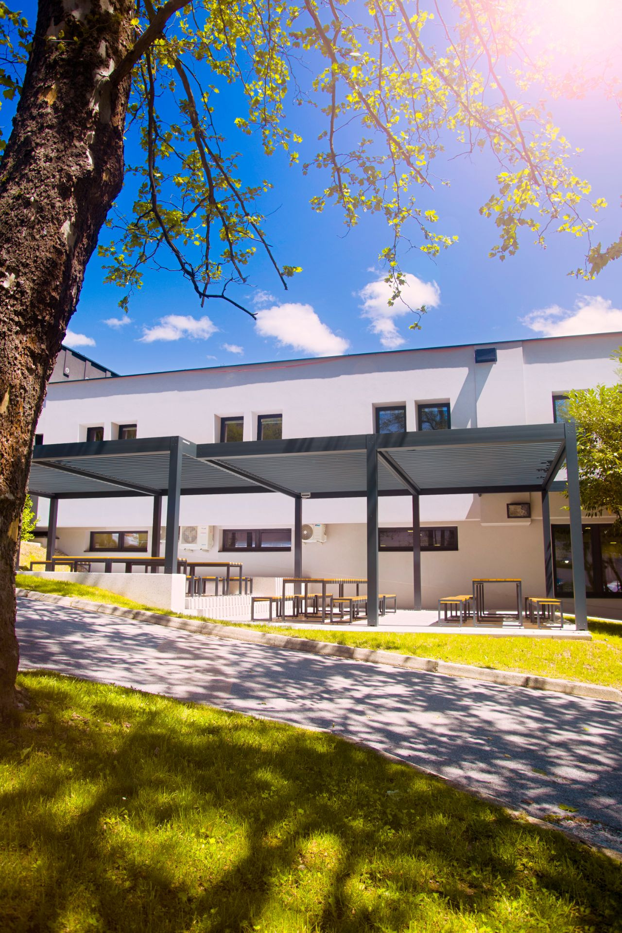 Projekt Dewesoft Slovenia - Trbovlje - Bioklimatska pergola Misteral - Terasa, Brisole, zip rolo