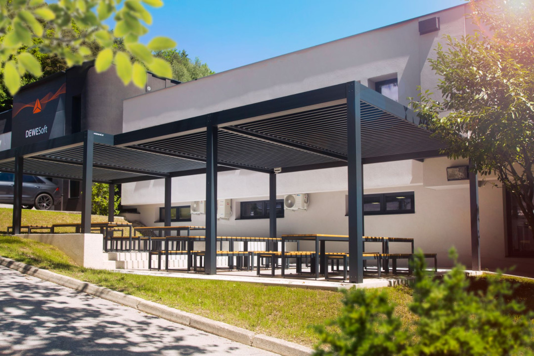 Projekt Dewesoft Slovenia - Trbovlje - Bioklimatska pergola Misteral - Terasa, Brisole, zip rolo