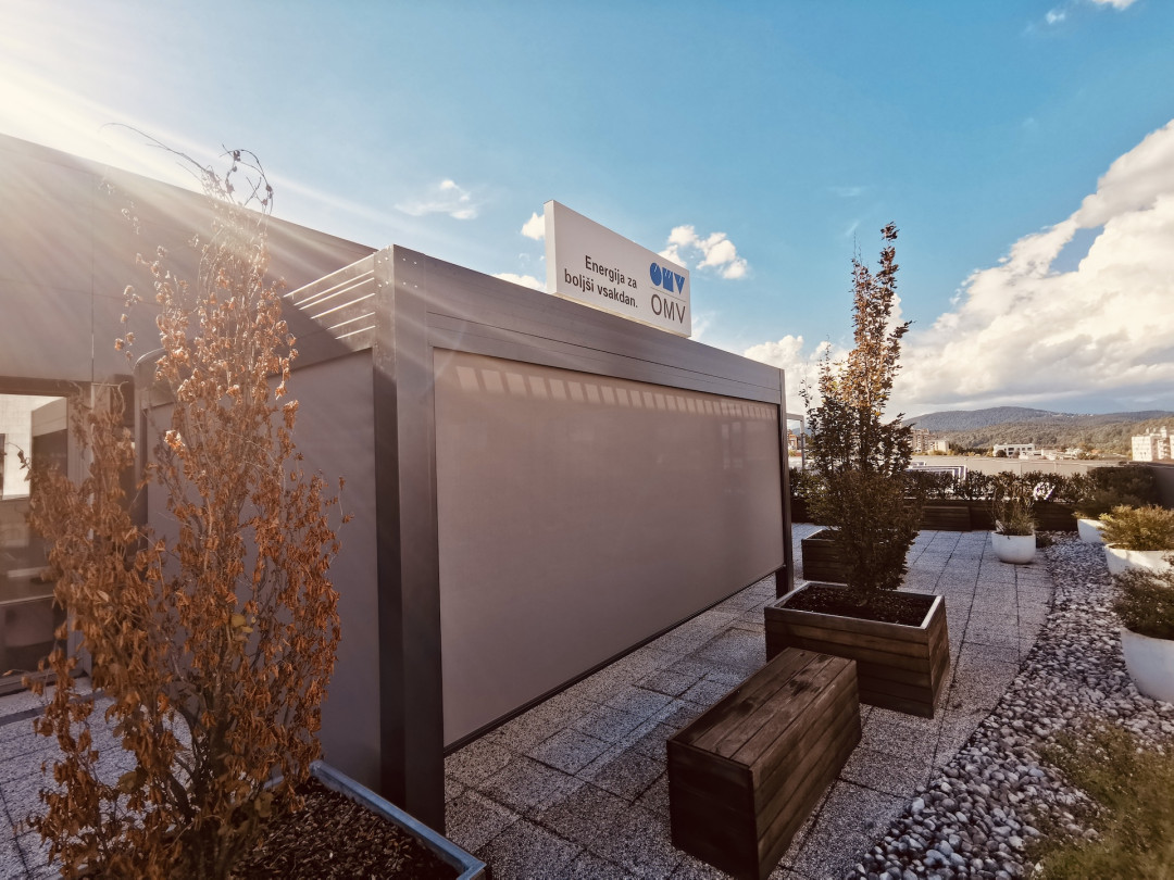 Projekt lamelna pergola Uprava OMV - izpostava Ljubljana