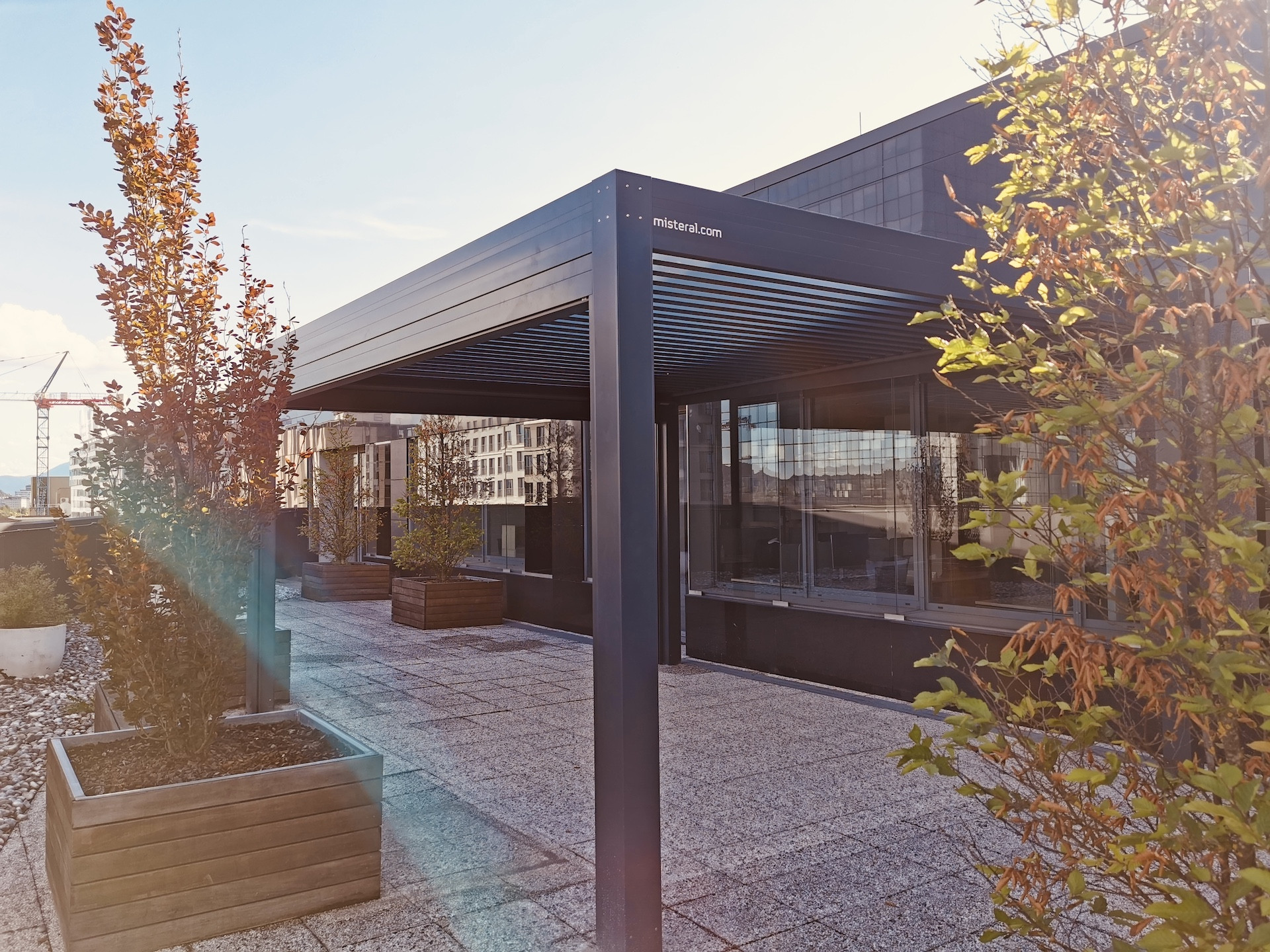 Projekt lamelna pergola Uprava OMV - izpostava Ljubljana