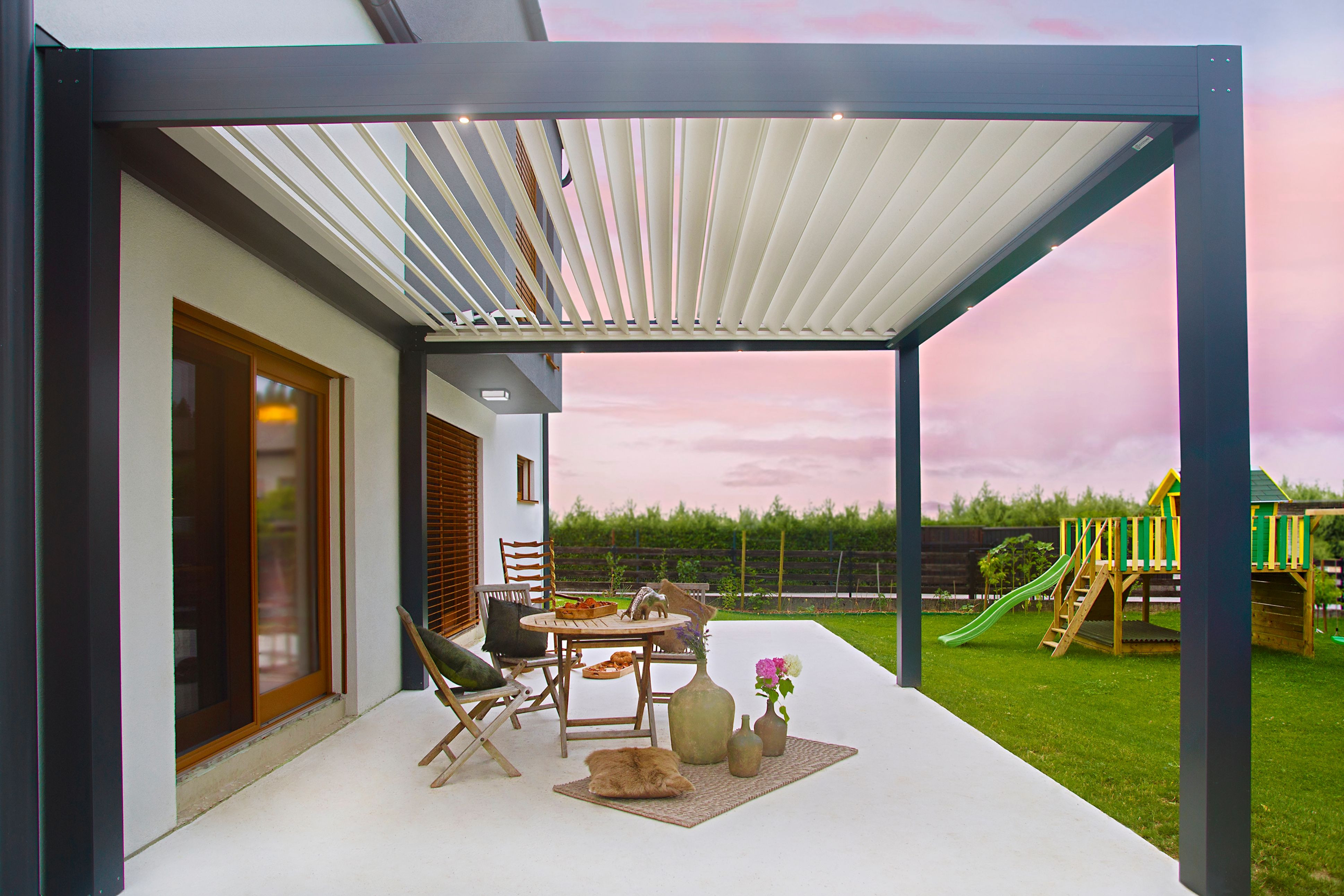 Project JG Ljubljana - Bioclimatic pergola Misteral - Terrace, brisole, zip roller blinds