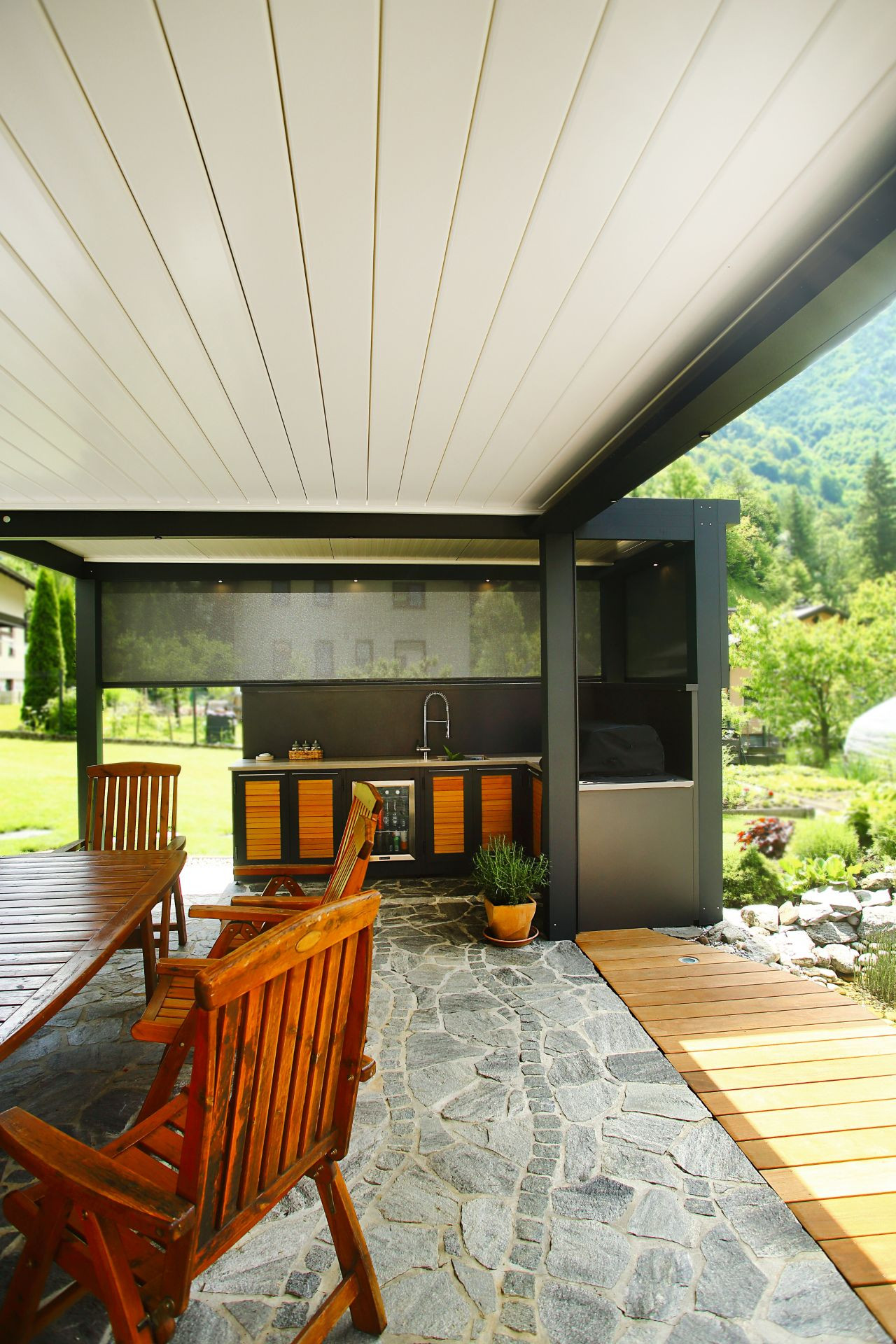 Project AP - Vitanje - Bioclimatic pergola Misteral - Terrace, brisole, zip roller blinds