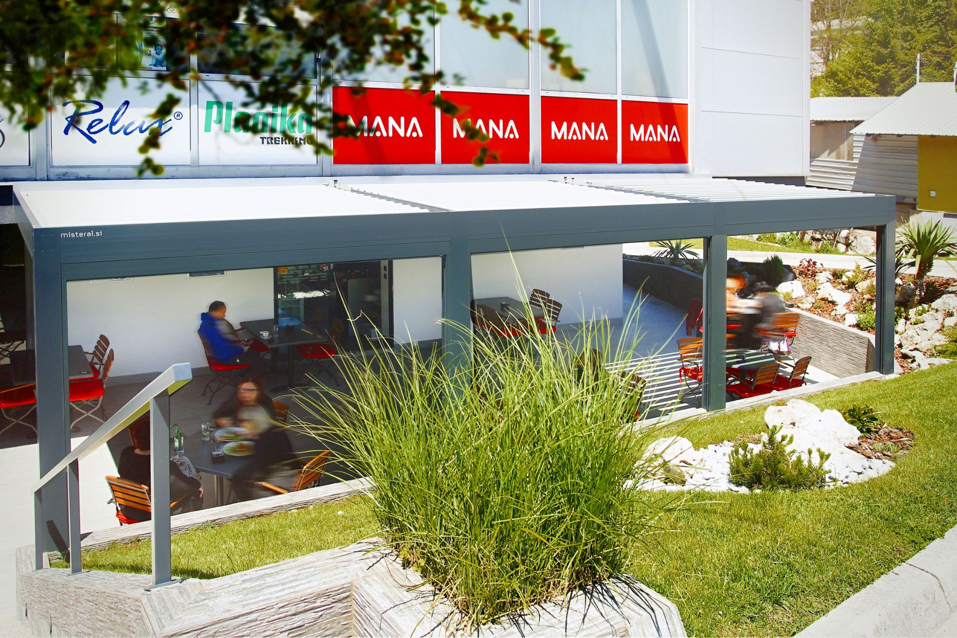 Project Rondo Bar - Hrastnik - Bioclimatic pergola Misteral - Terrace, brisole, zip roller blinds