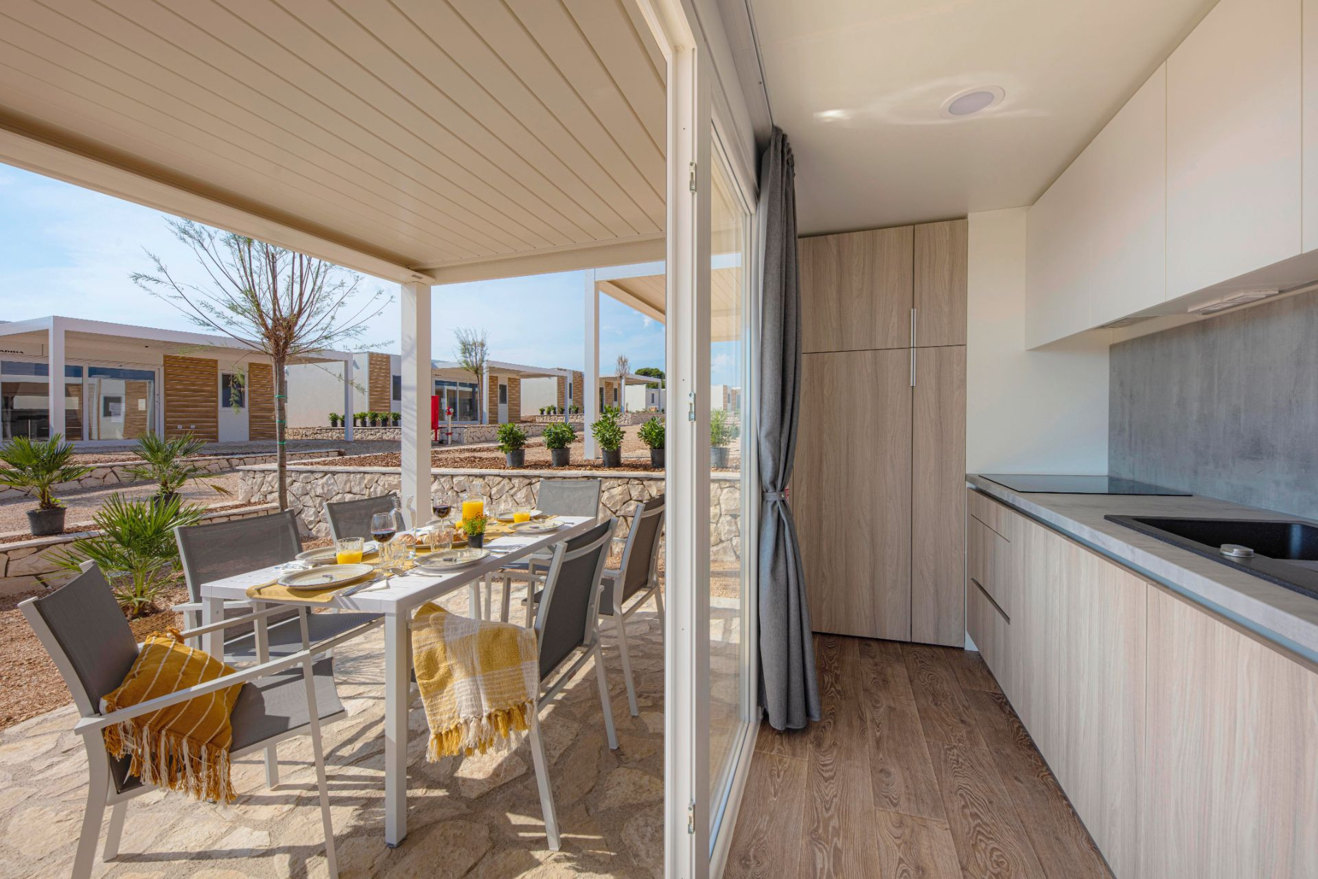 Project Terra Park Pag - Bioclimatic pergola Misteral - Terrace, brisole, zip roller blinds