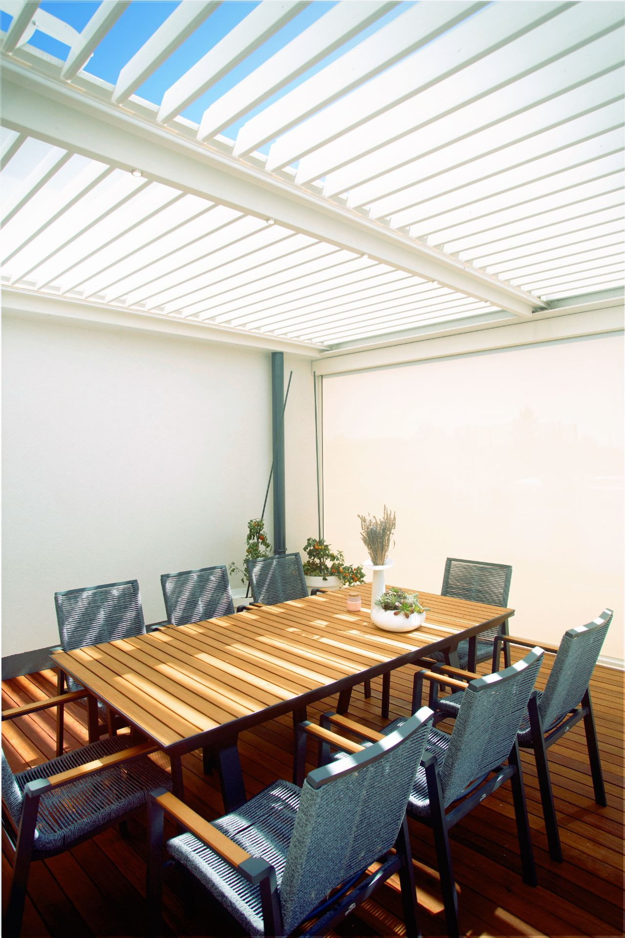 Project UR - Ljubljan - Bioclimatic pergola Misteral - Terrace, brisole, zip roller blinds