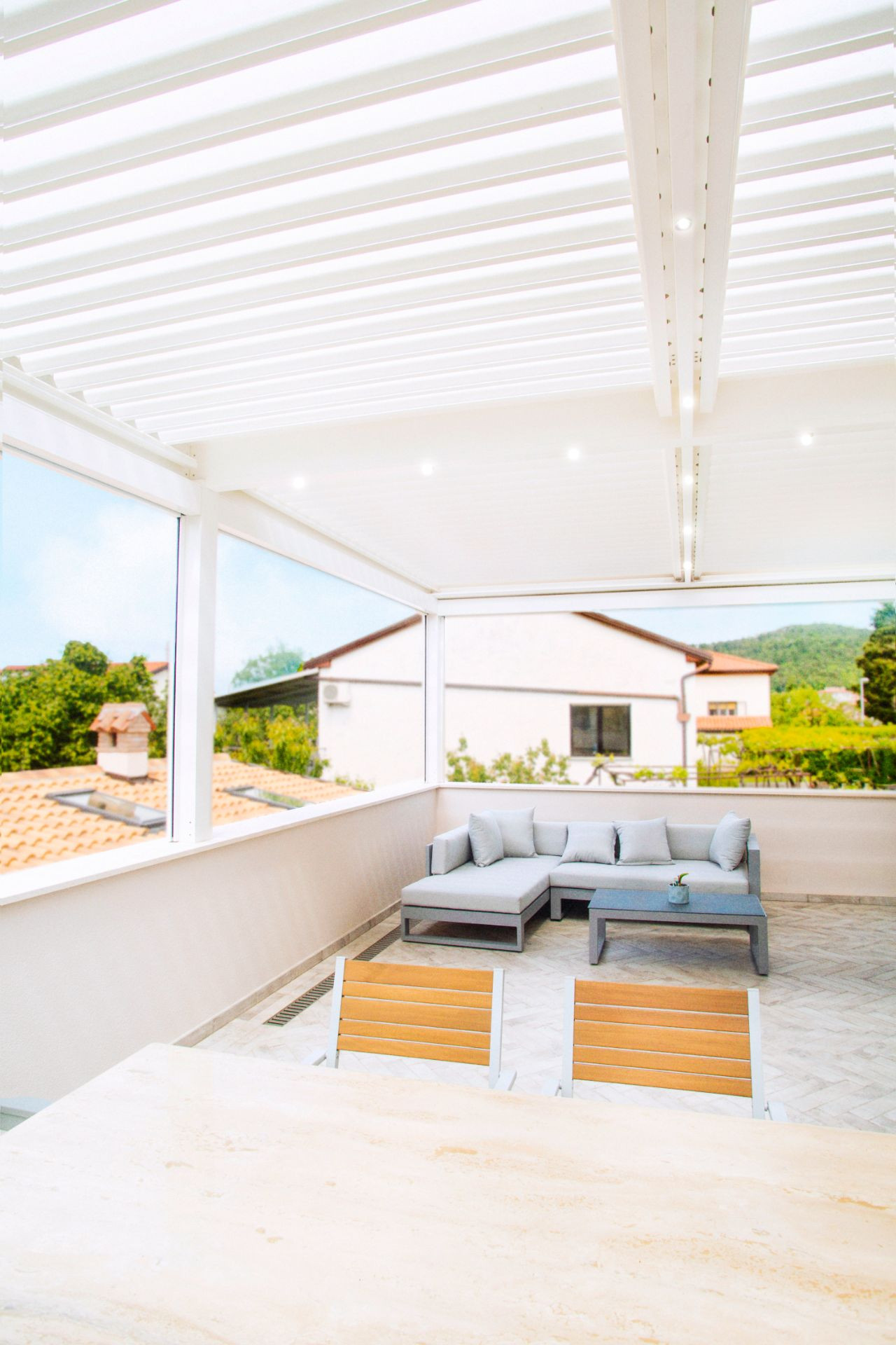 Project VK - Koper - Bioclimatic pergola Misteral - Terrace, brisole, zip roller blinds
