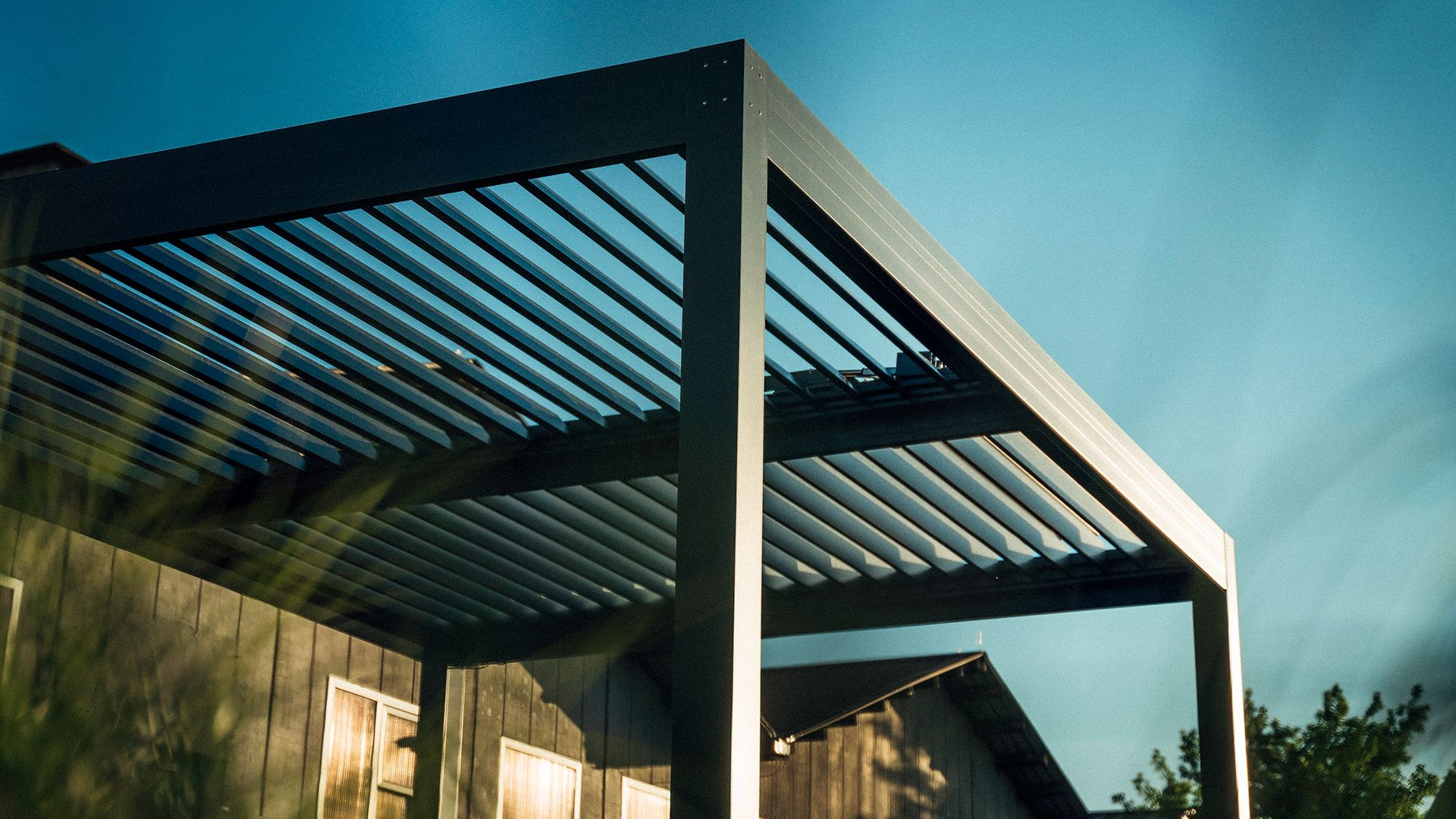 Projekt AE Brežice - Die bioklimatische Pergola Misteral - Terrasse, Brisole, Seitliche ZIP-Rollos