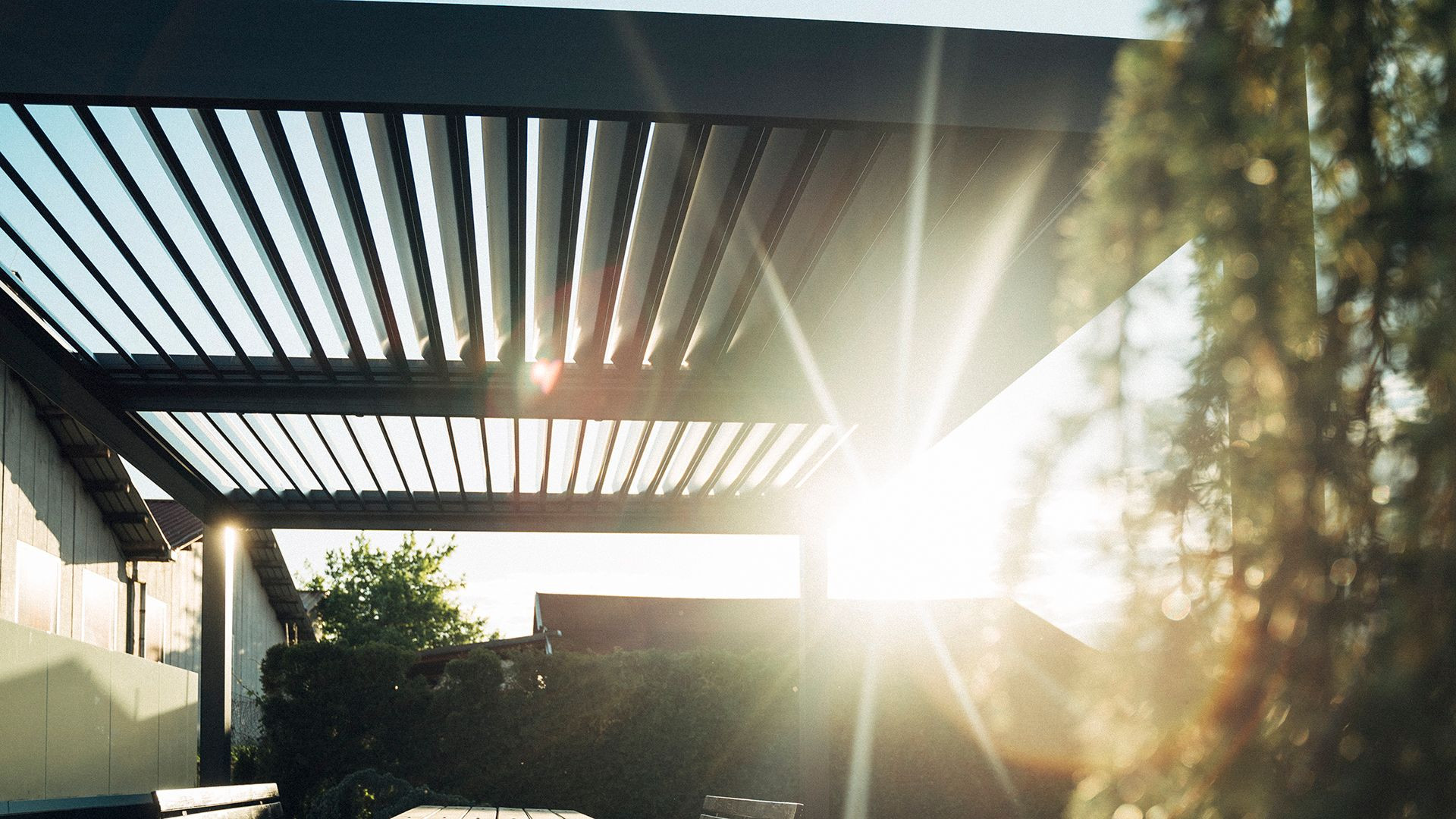 Projekt AE Brežice - Die bioklimatische Pergola Misteral - Terrasse, Brisole, Seitliche ZIP-Rollos