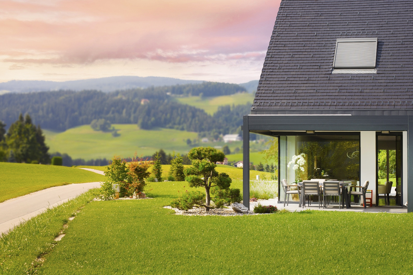 Projekt AT Vitanje - Die bioklimatische Pergola Misteral - Terrasse, Brisole, Seitliche ZIP-Rollos