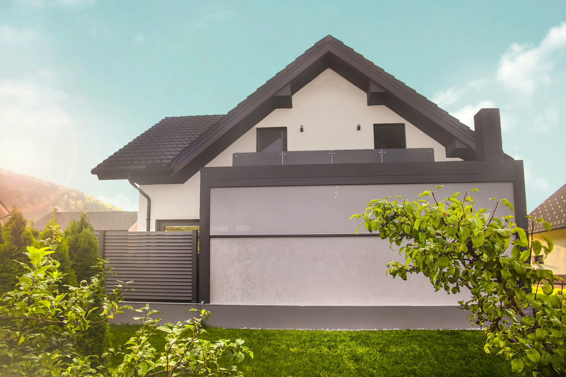 Projekt DB Mozirje - Die bioklimatische Pergola Misteral - Terrasse, Brisole, Seitliche ZIP-Rollos