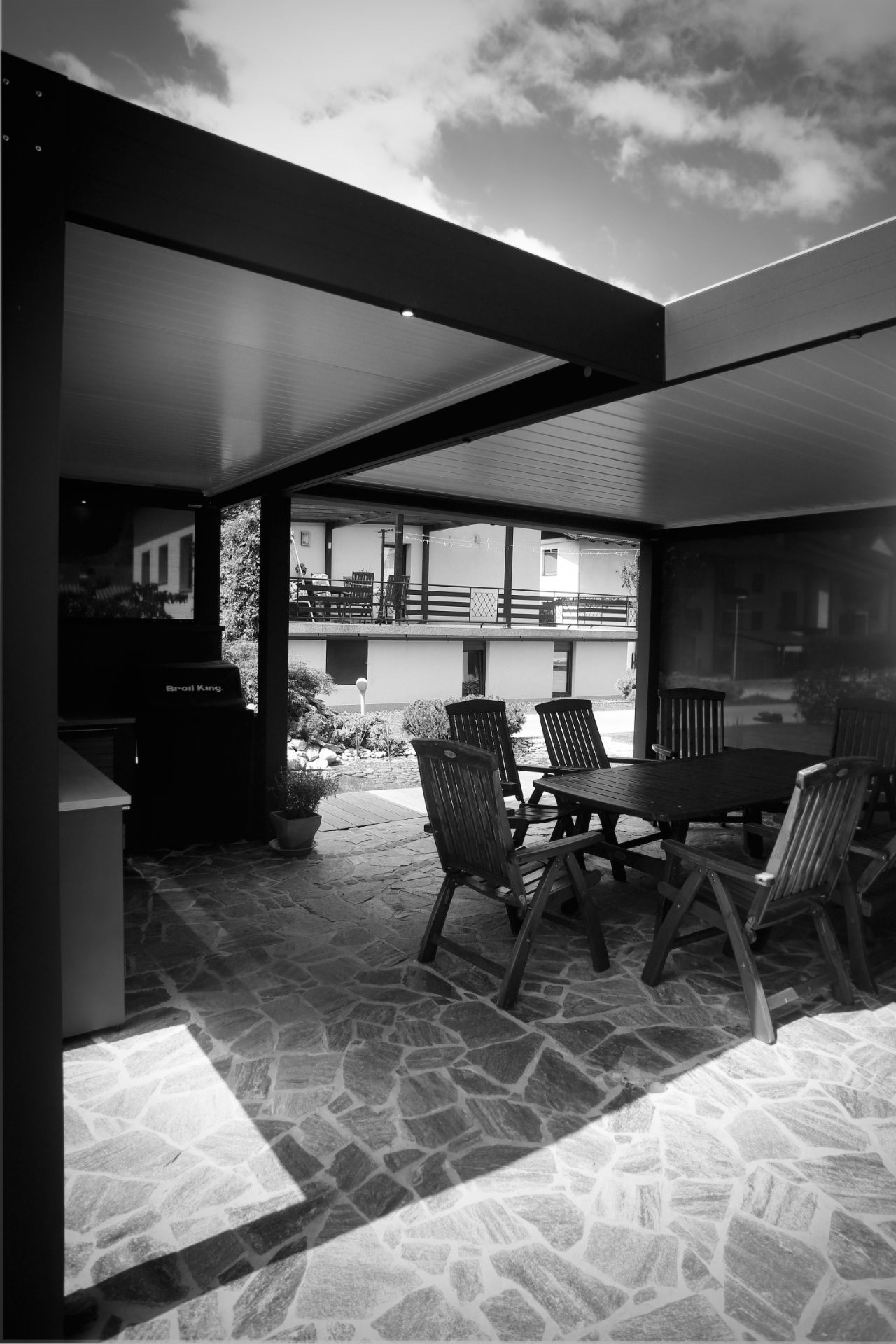 Projekt AP - Vitanje - Die bioklimatische Pergola Misteral - Terrasse, Brisole, Seitliche ZIP-Rollos