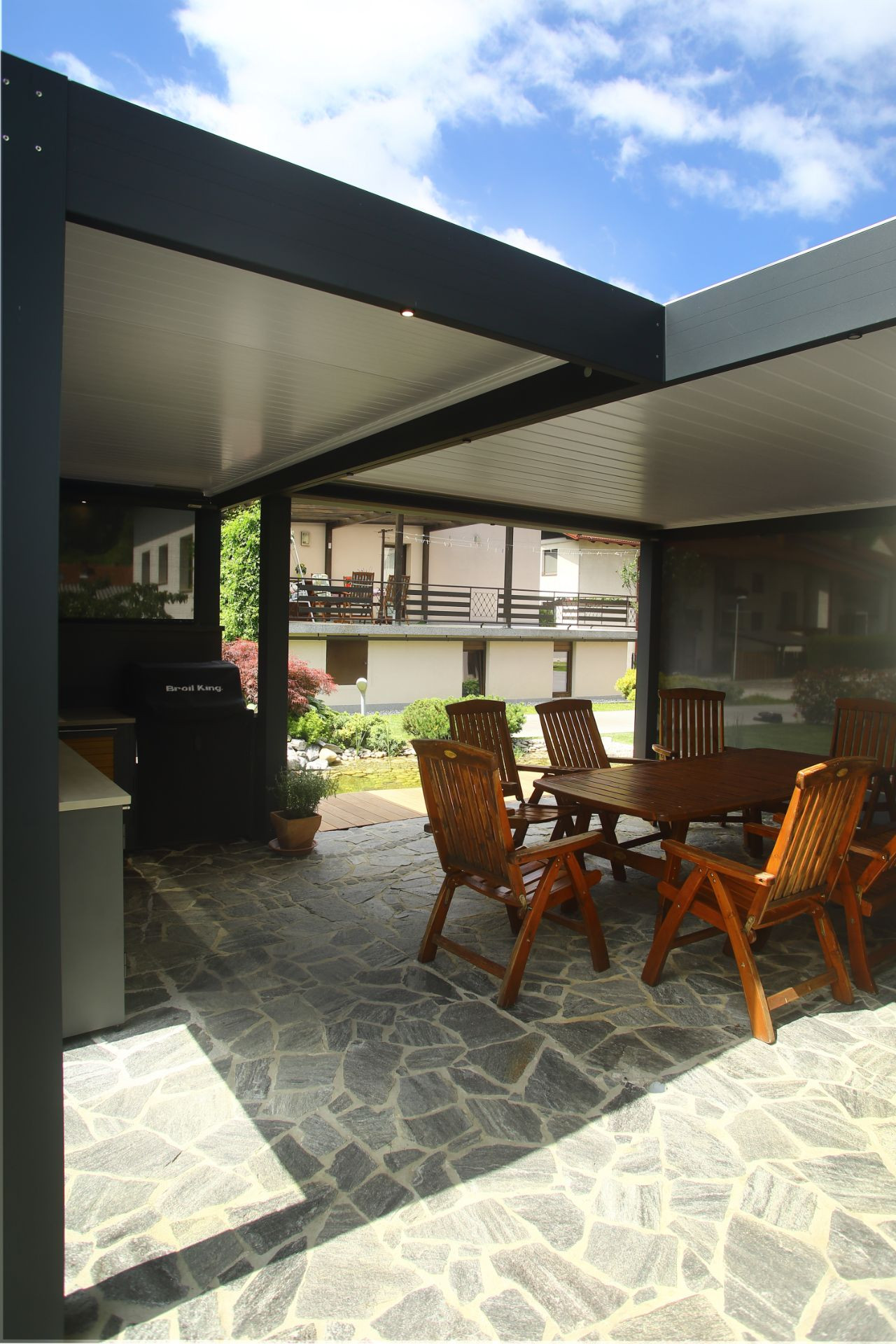 Projekt AP - Vitanje - Die bioklimatische Pergola Misteral - Terrasse, Brisole, Seitliche ZIP-Rollos